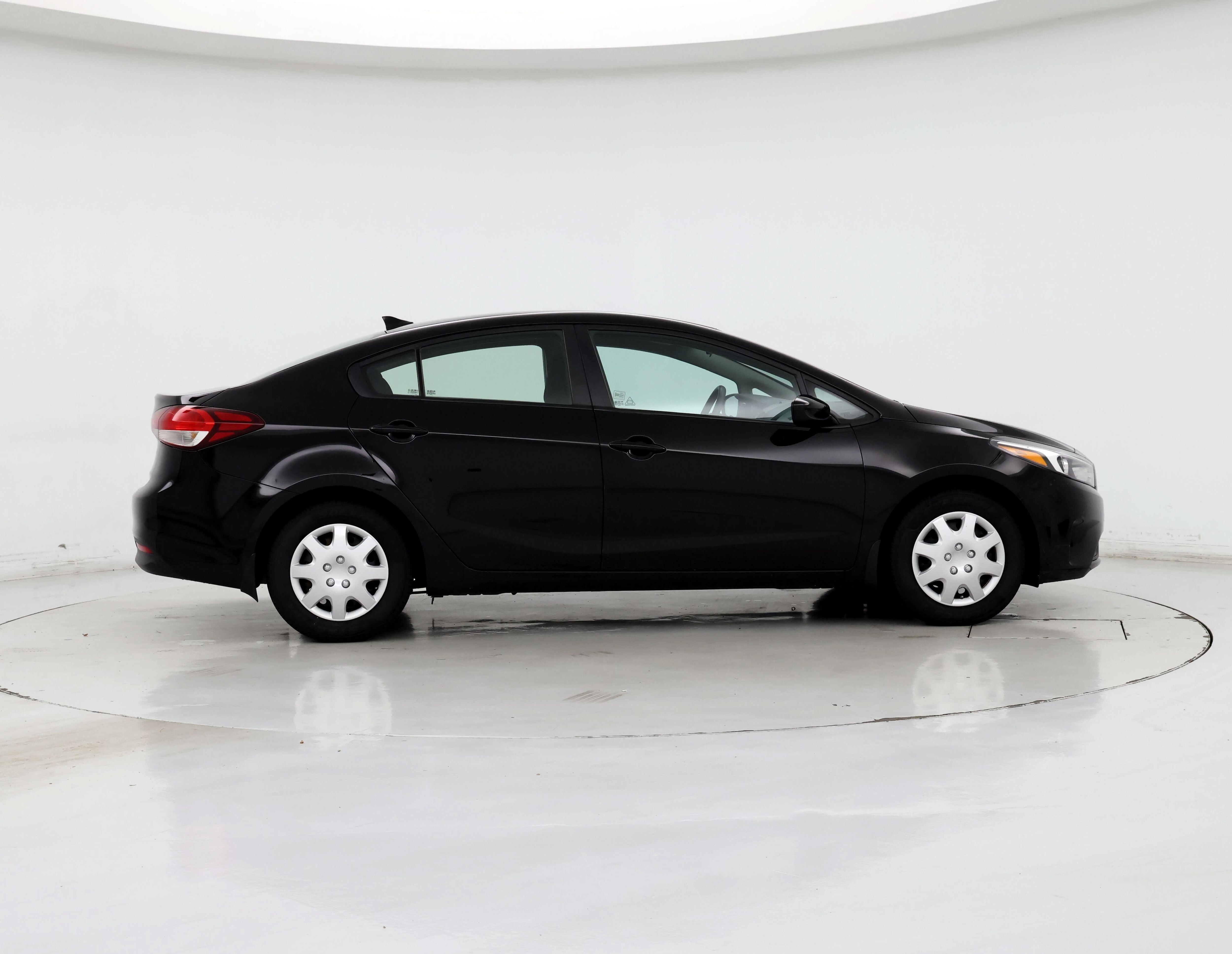 Thumbnail: 2017 Kia Forte - 7