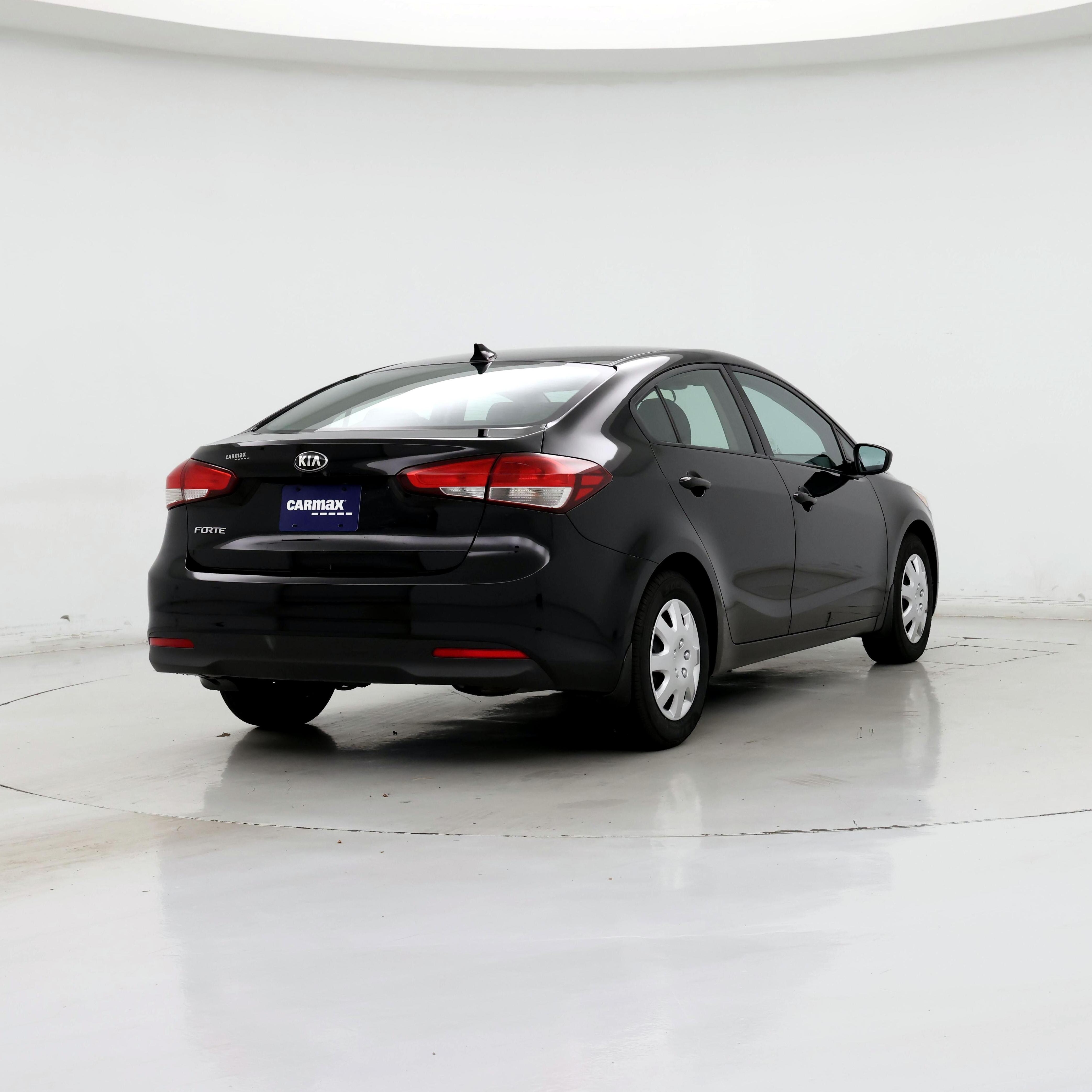 Thumbnail: 2017 Kia Forte - 8