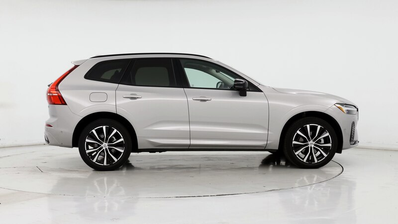 2024 Volvo XC60 B5 Plus 7