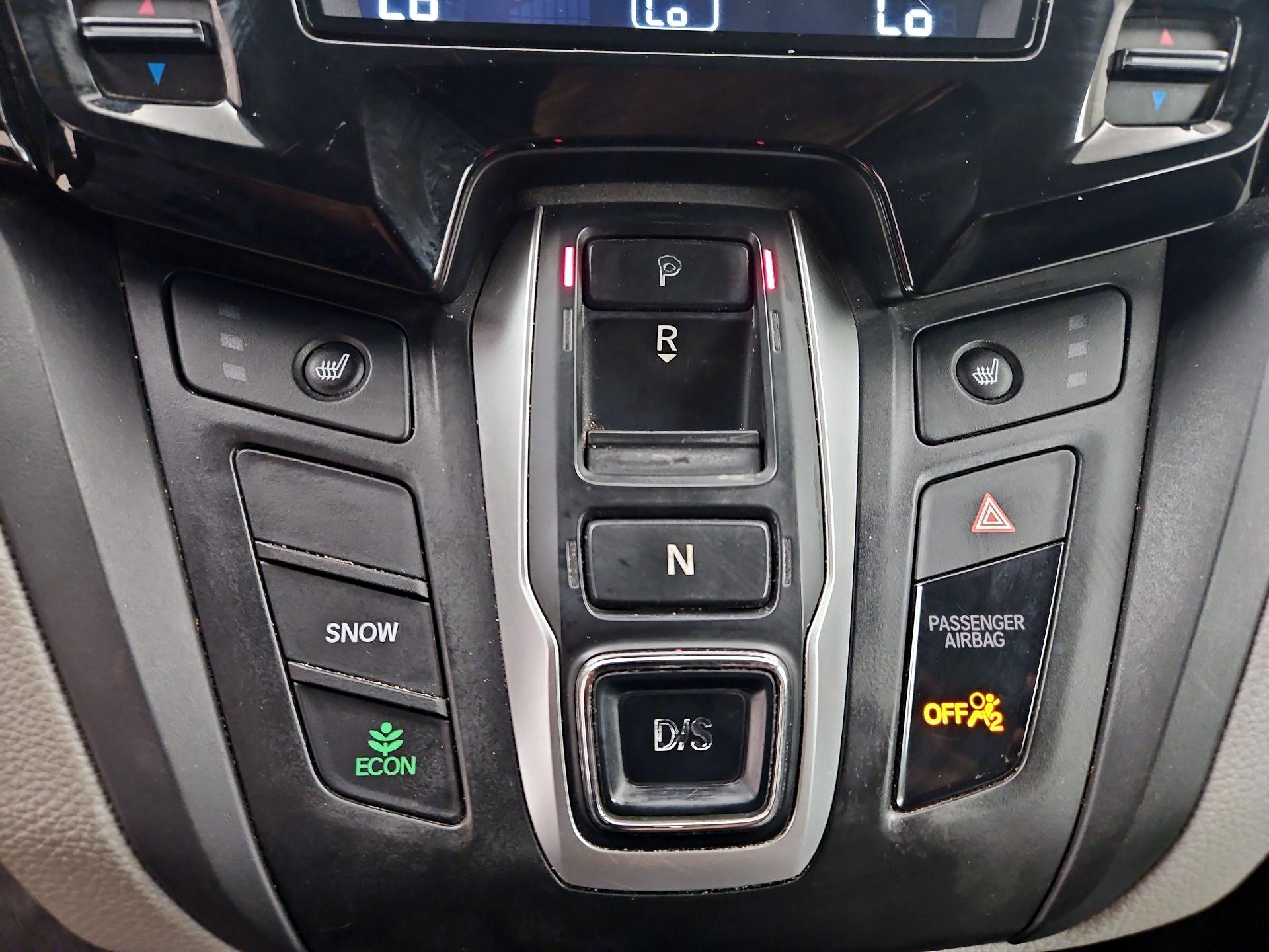 Thumbnail: 2018 Honda Odyssey - 17