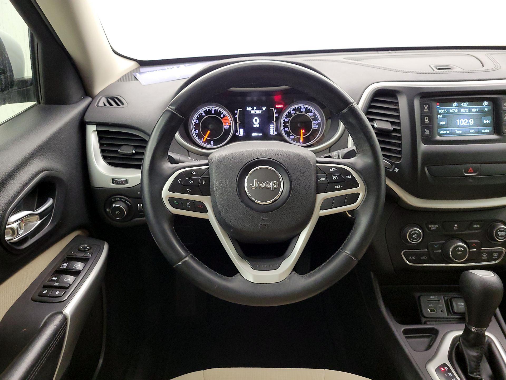 Thumbnail: 2017 Jeep Cherokee - 10