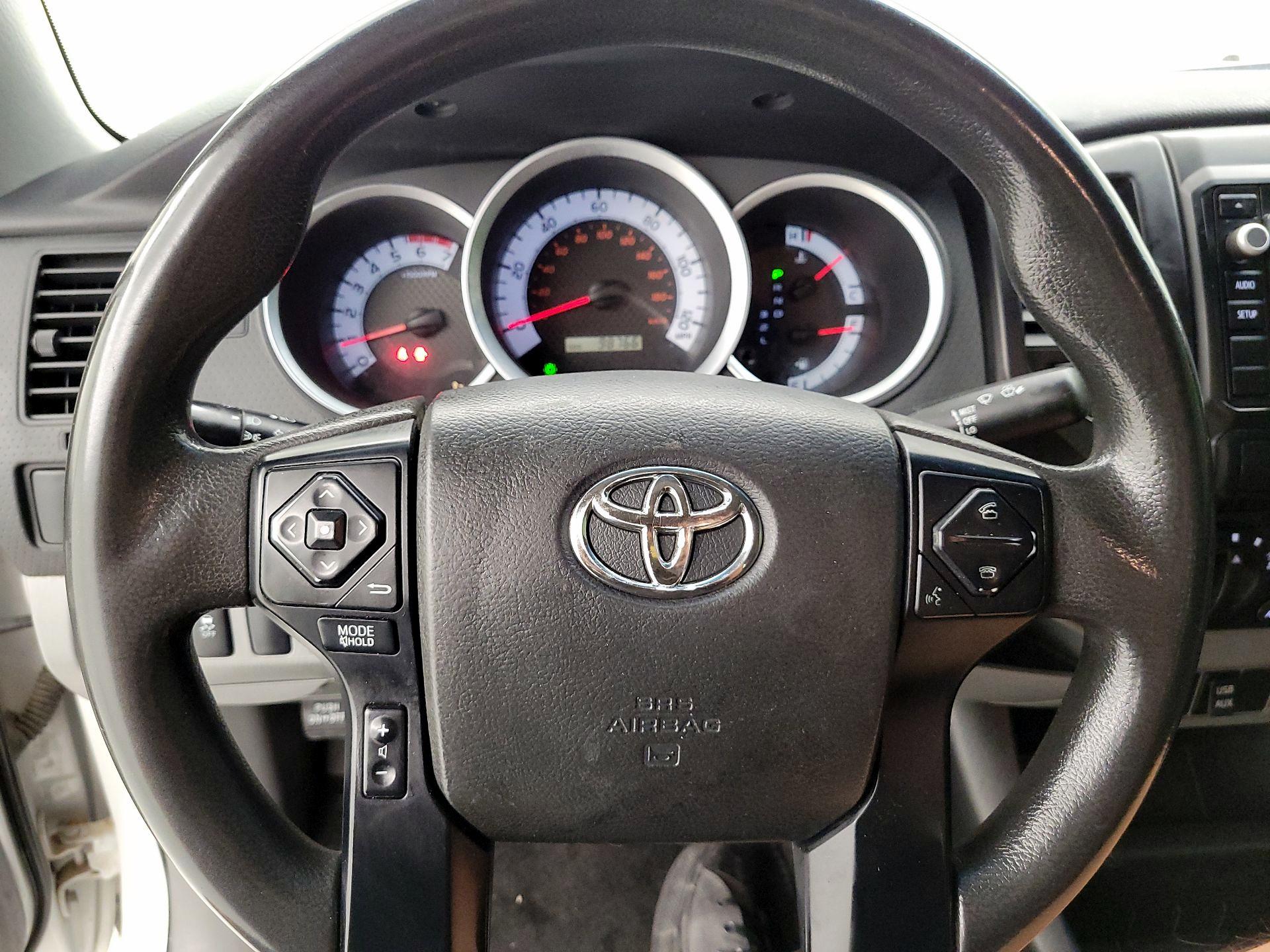 Thumbnail: 2015 Toyota Tacoma - 10