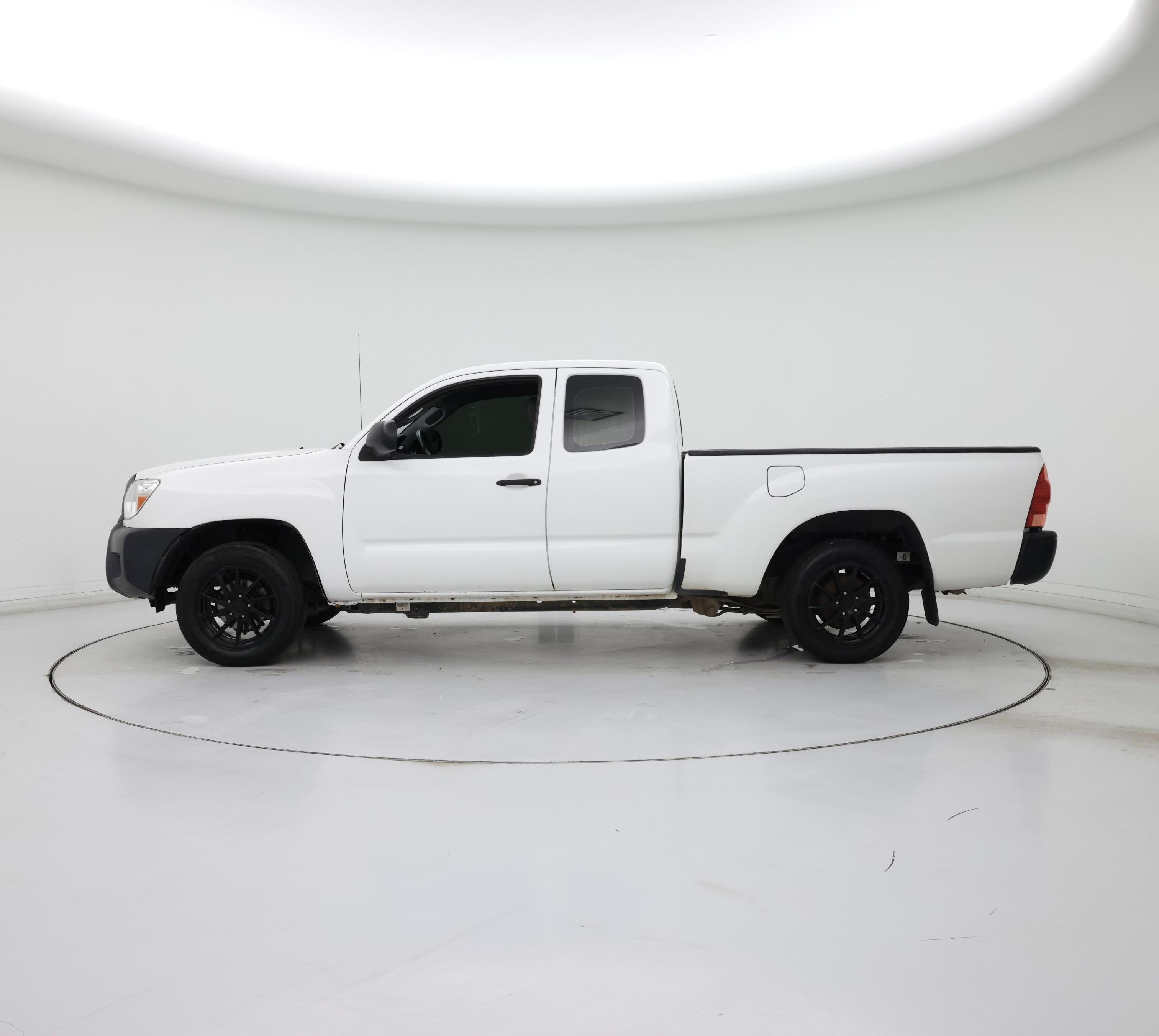 Thumbnail: 2015 Toyota Tacoma - 3