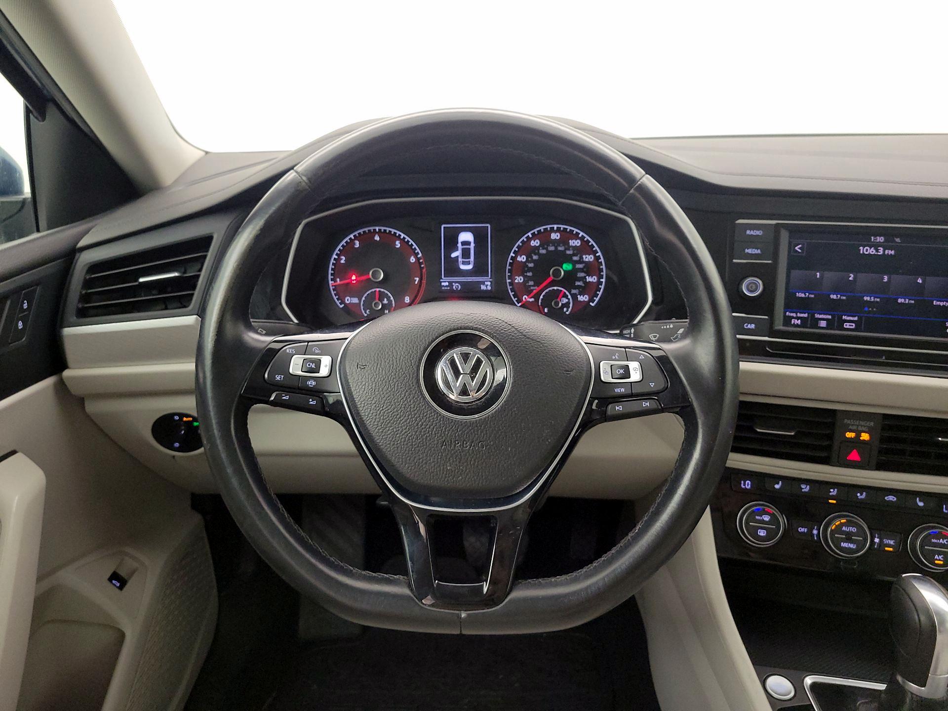 Thumbnail: 2019 Volkswagen Jetta - 10