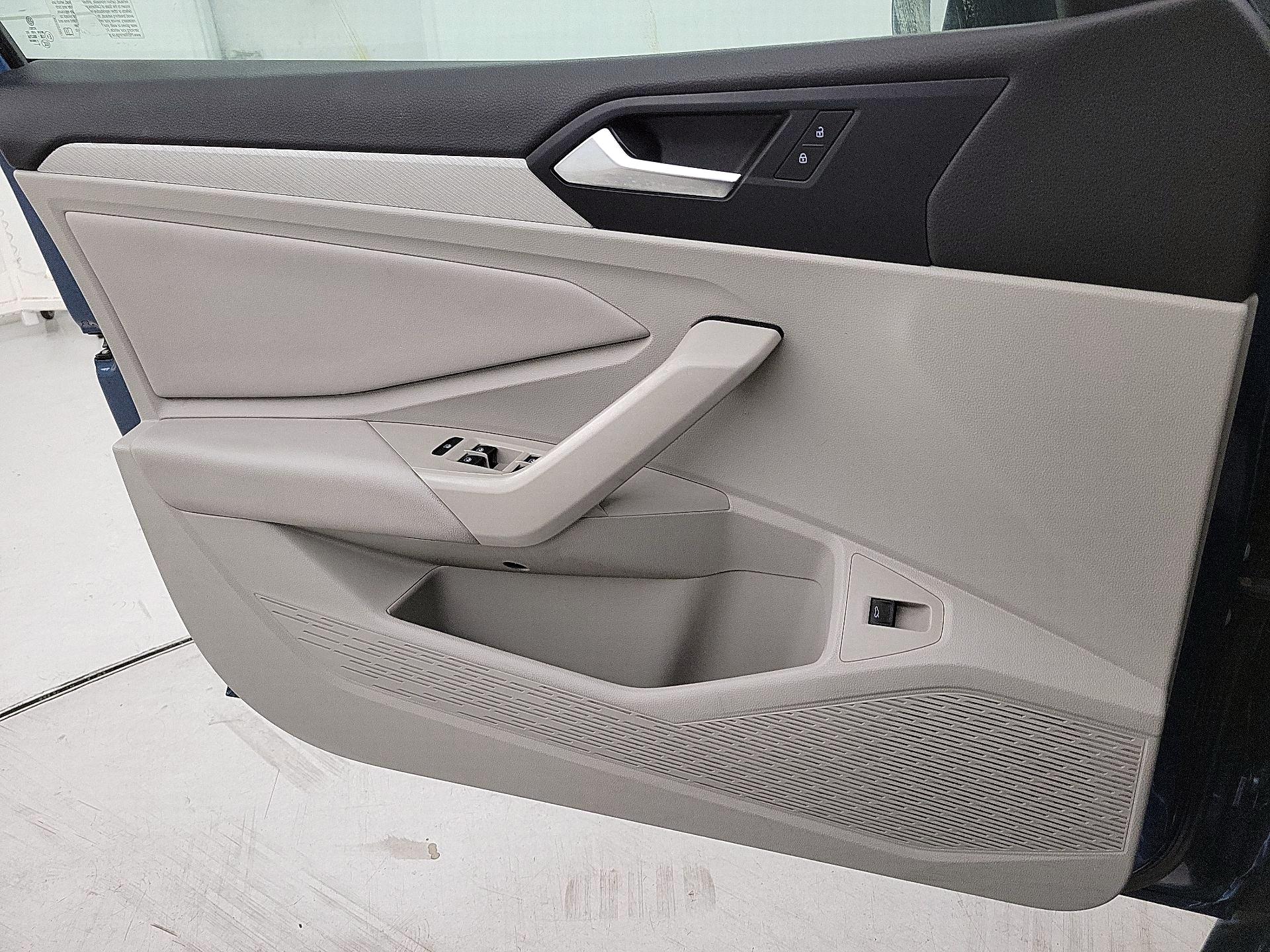 Thumbnail: 2019 Volkswagen Jetta - 12