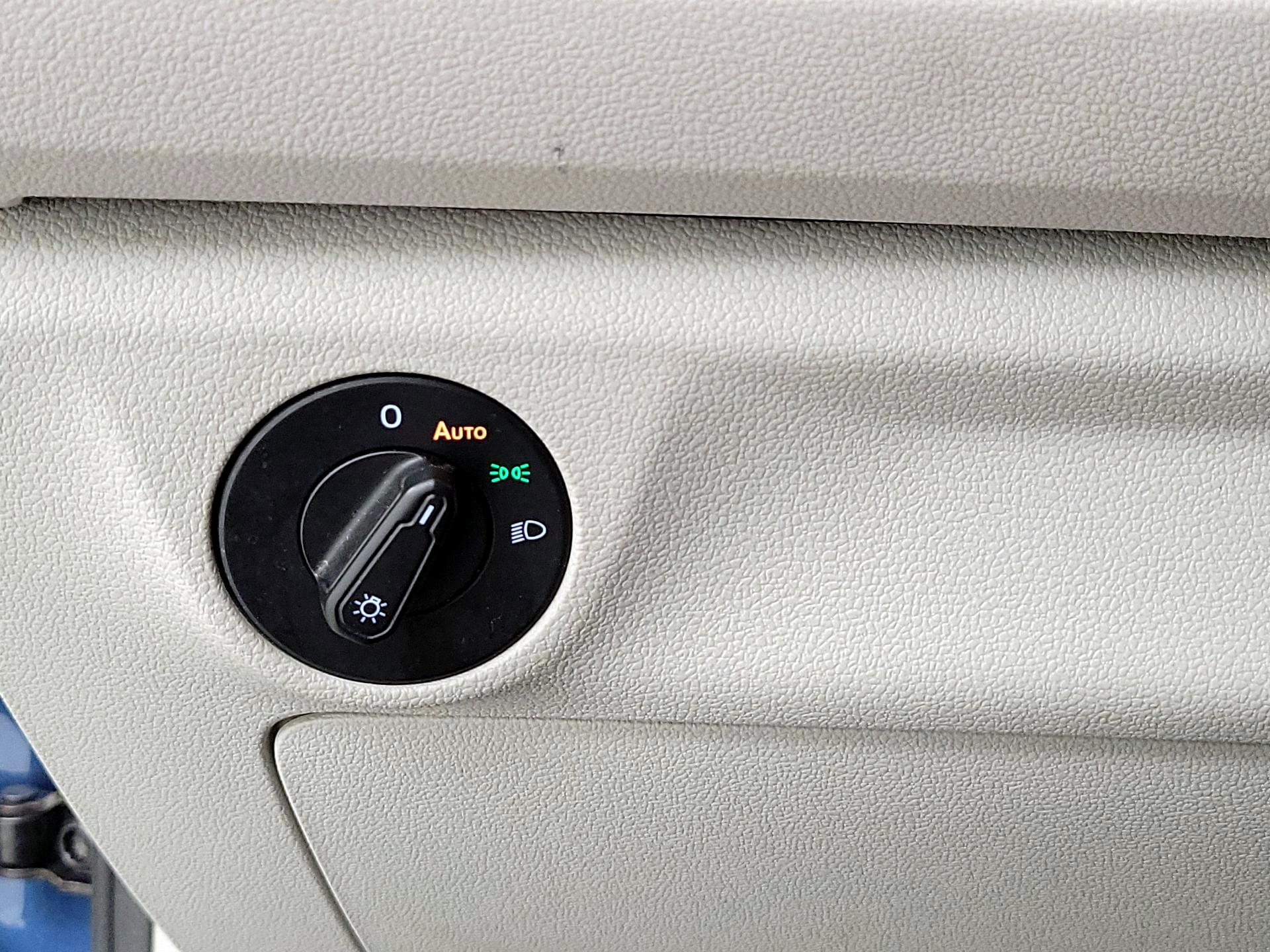 Thumbnail: 2019 Volkswagen Jetta - 13