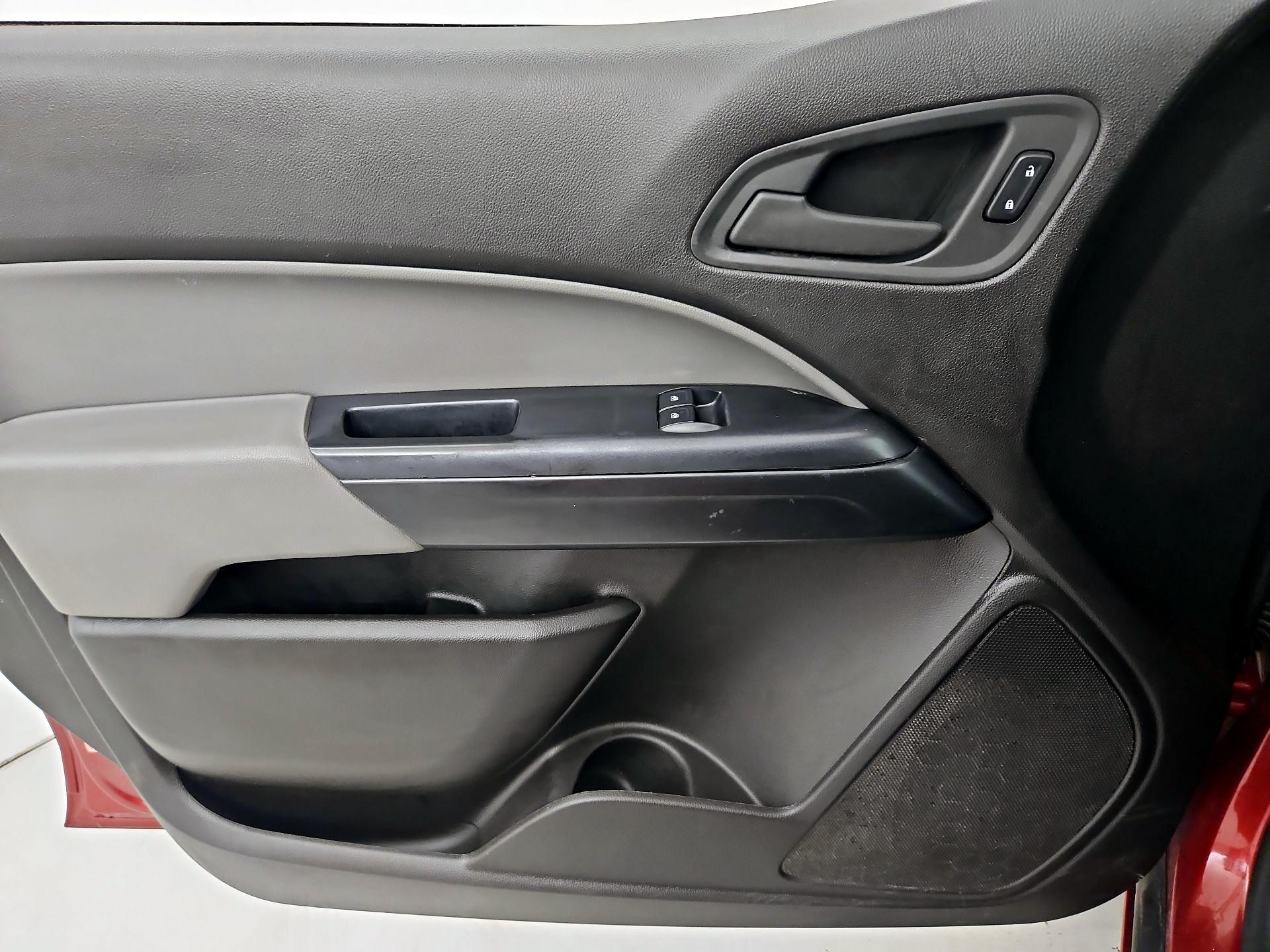 Thumbnail: 2016 Chevrolet Colorado - 12