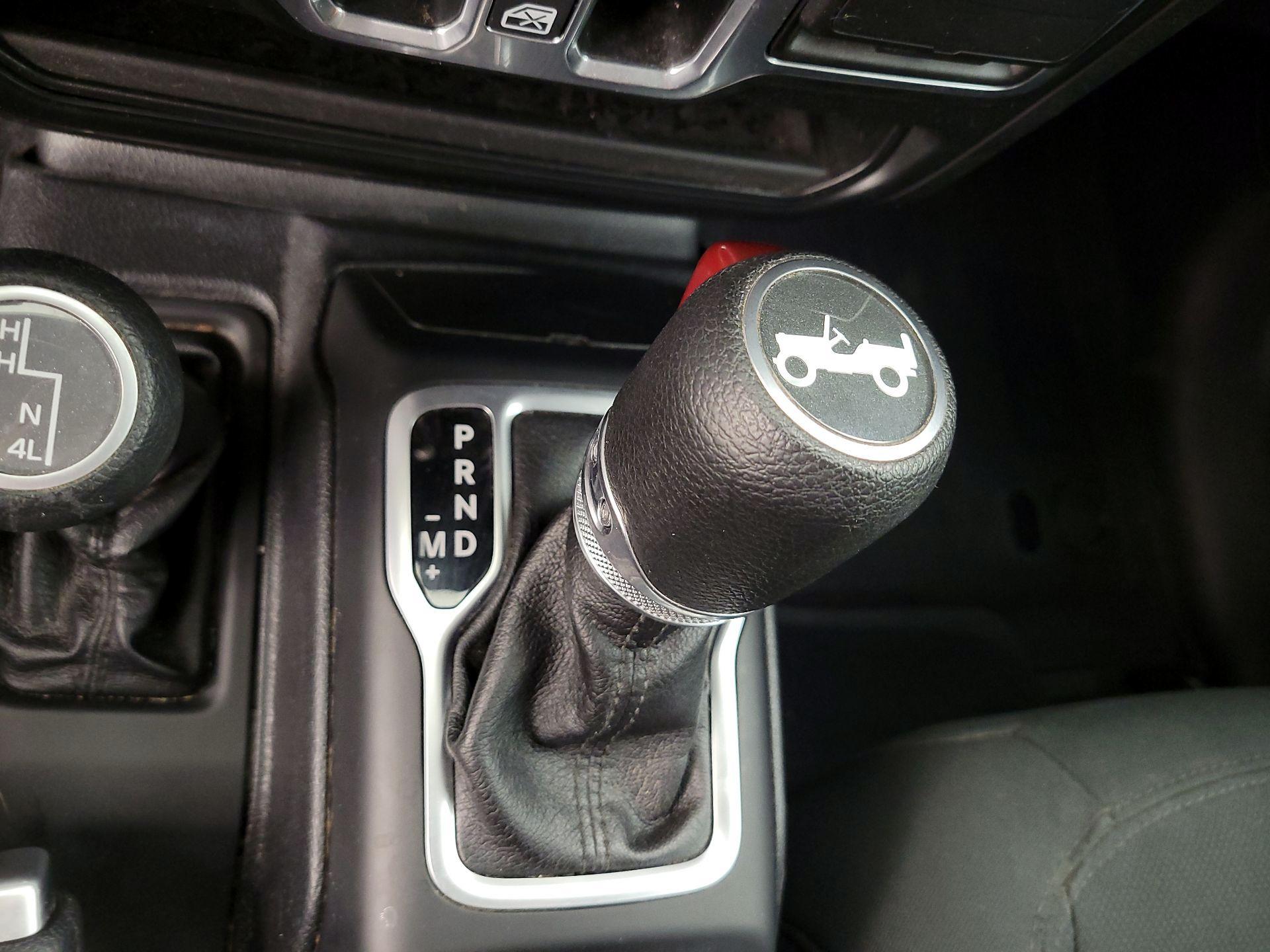 Thumbnail: 2018 Jeep Wrangler - 17