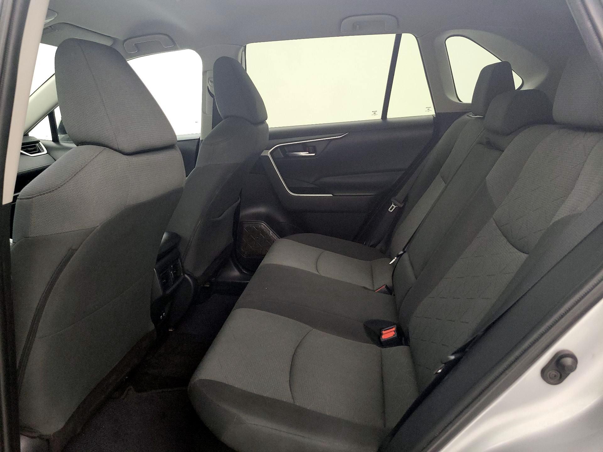 Thumbnail: 2020 Toyota RAV4 - 19
