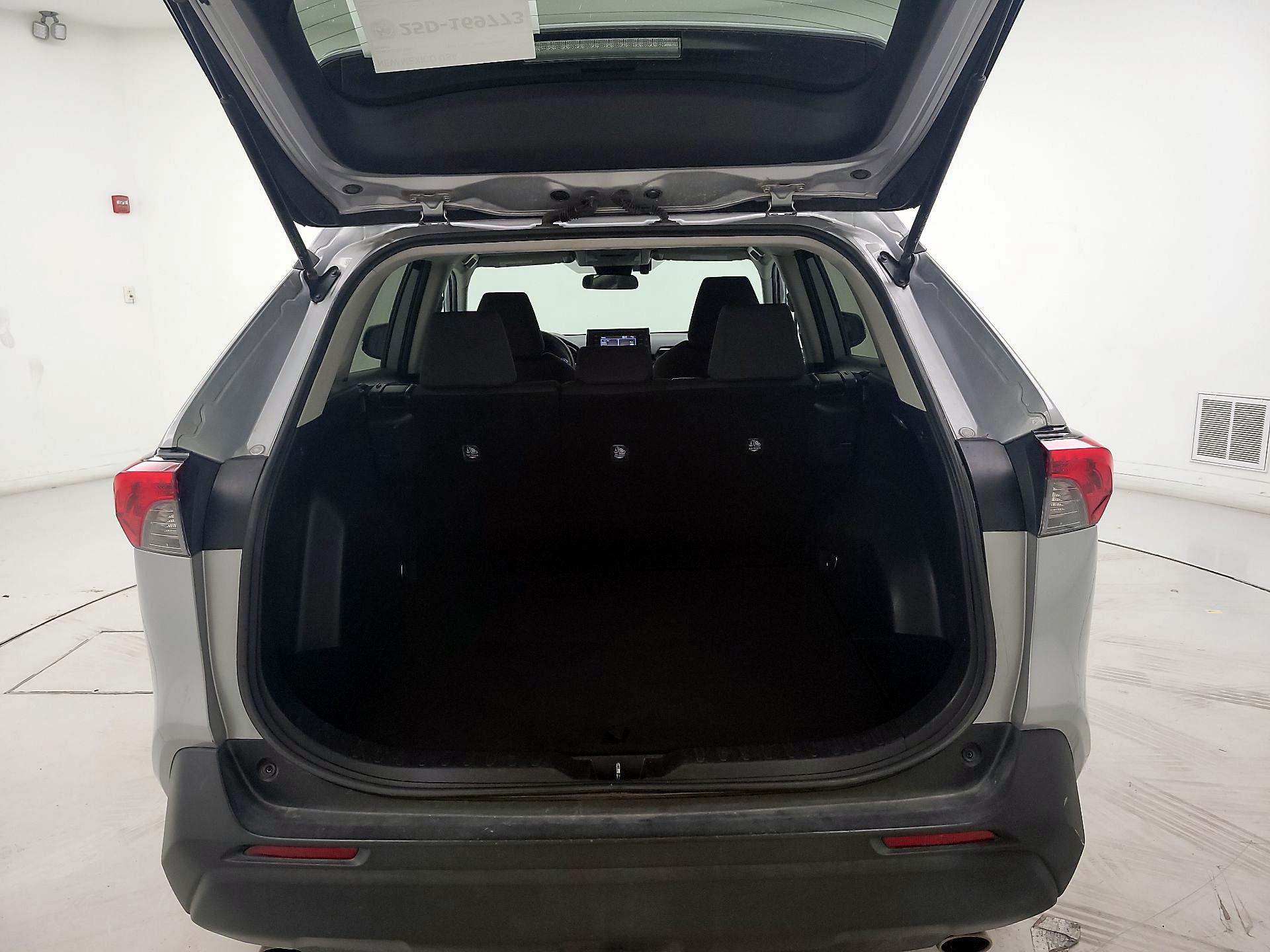 Thumbnail: 2020 Toyota RAV4 - 20