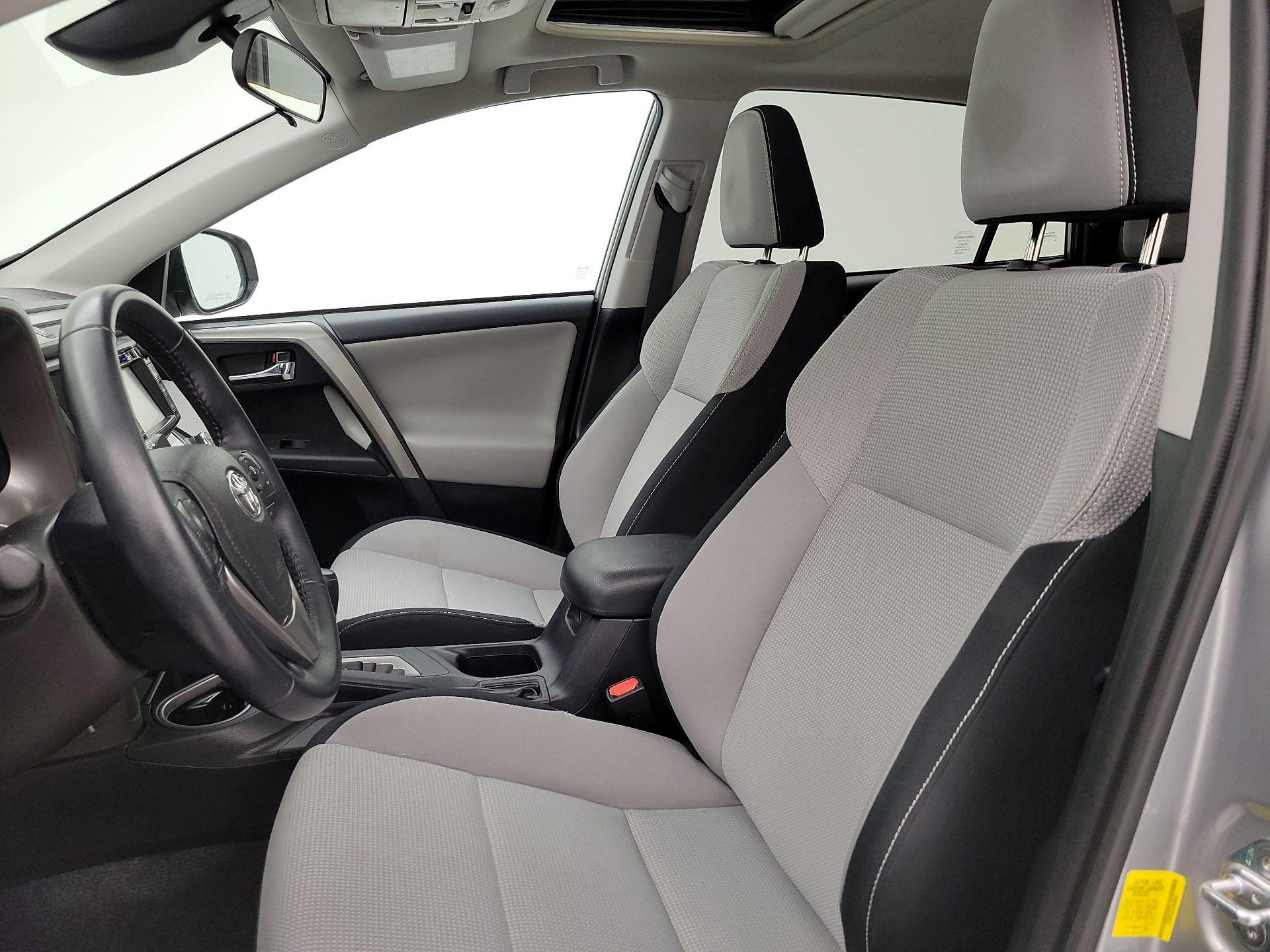 Thumbnail: 2018 Toyota RAV4 - 11