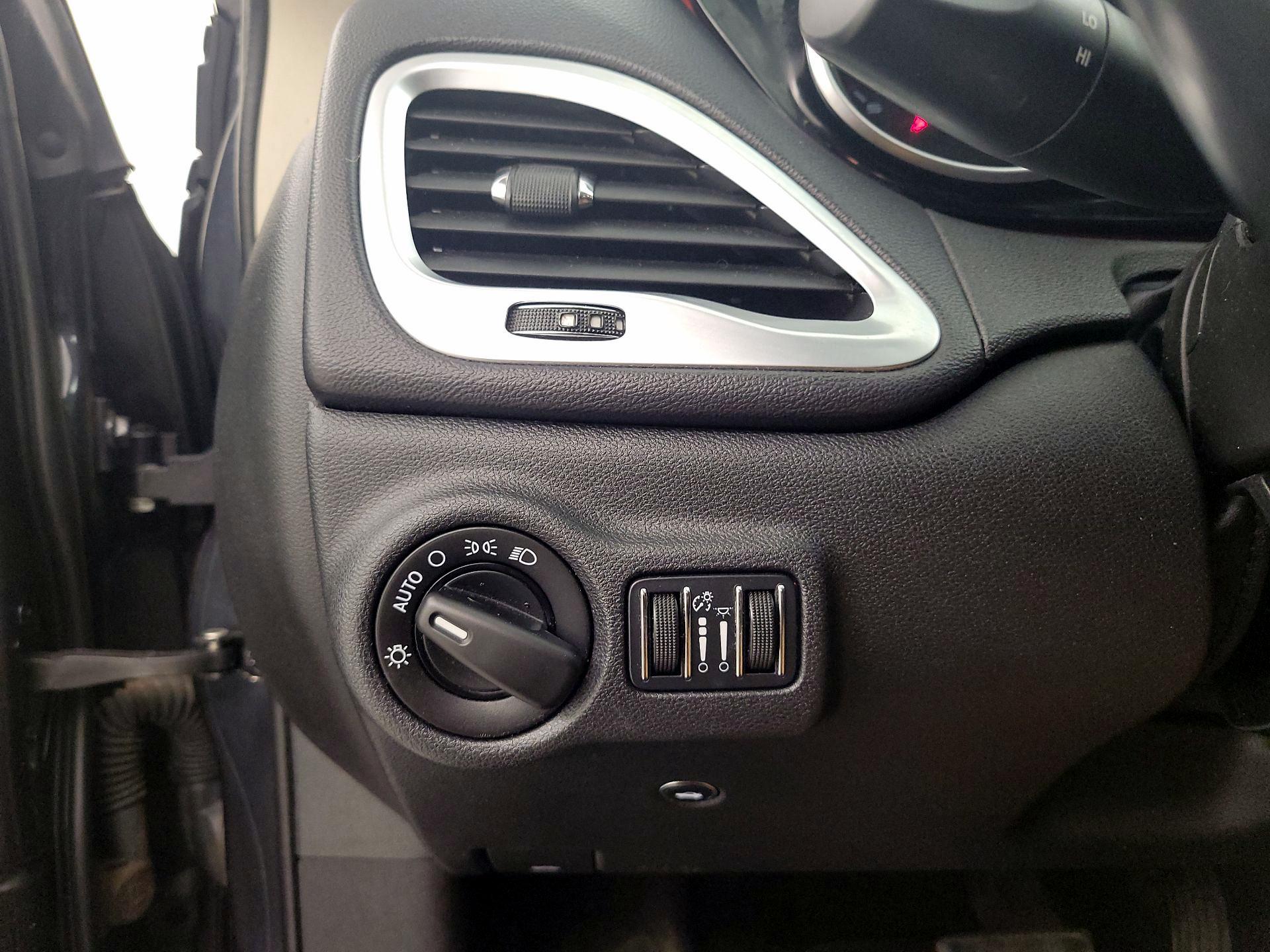Thumbnail: 2014 Dodge Dart - 13