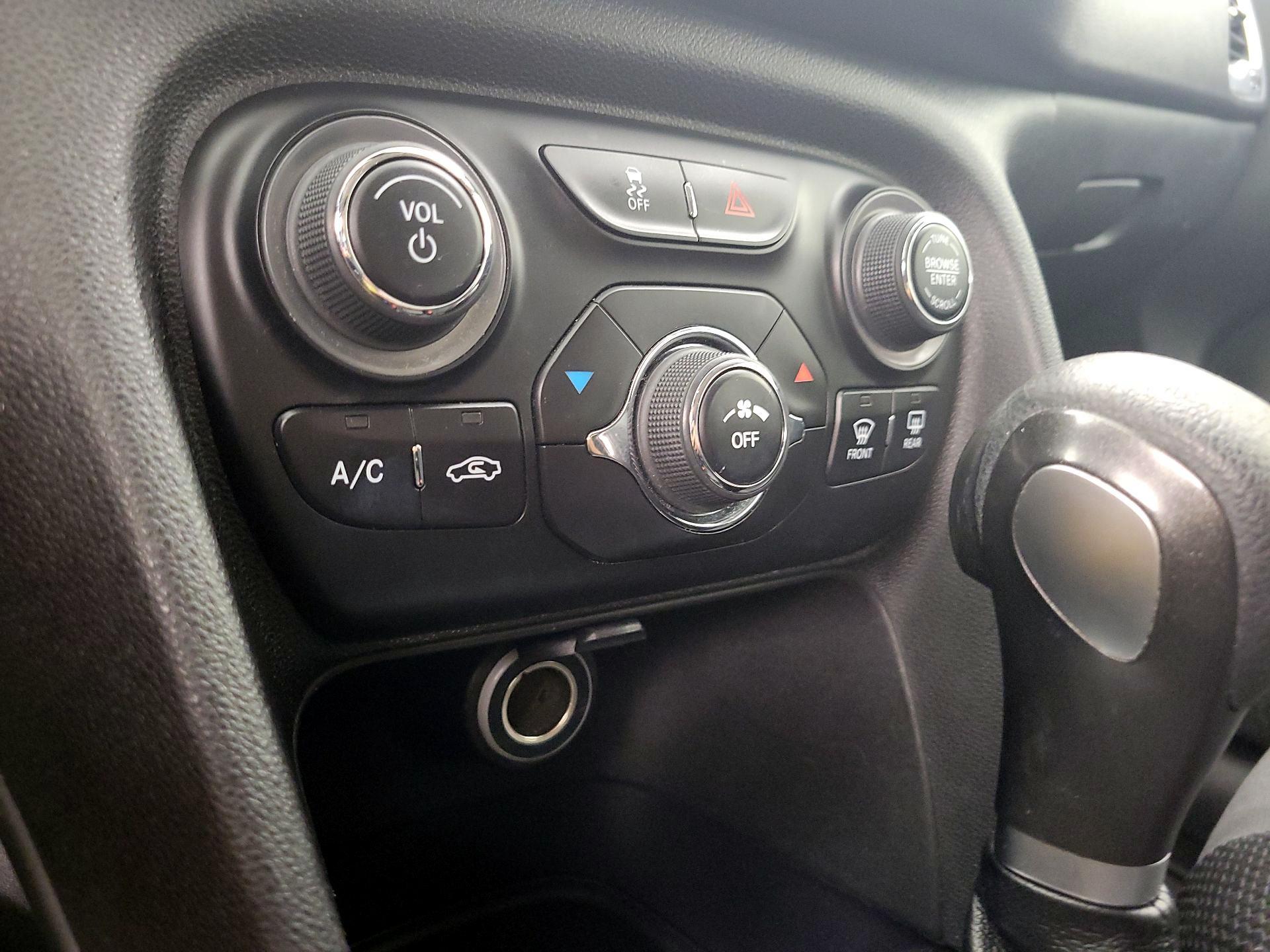 Thumbnail: 2014 Dodge Dart - 16