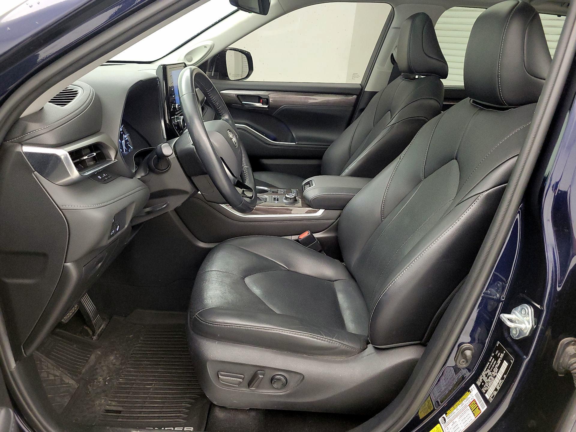 Thumbnail: 2021 Toyota Highlander - 11