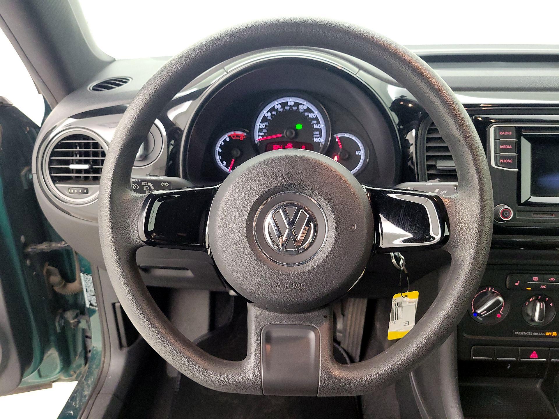 Thumbnail: 2017 Volkswagen Beetle - 10