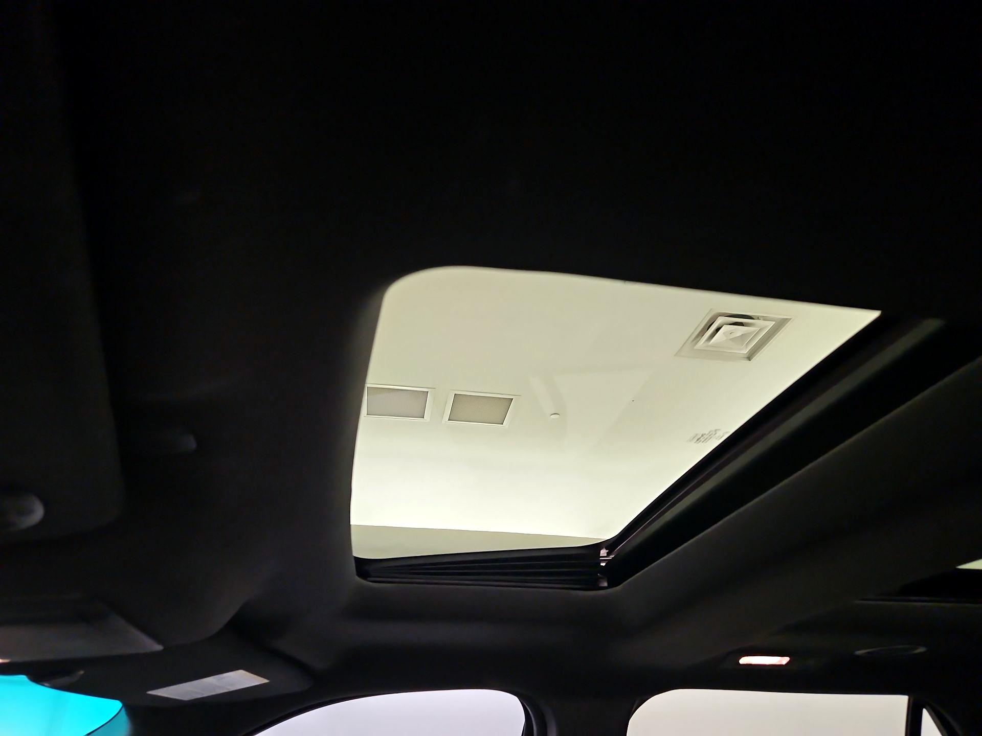 Thumbnail: 2014 Ford Explorer - 20