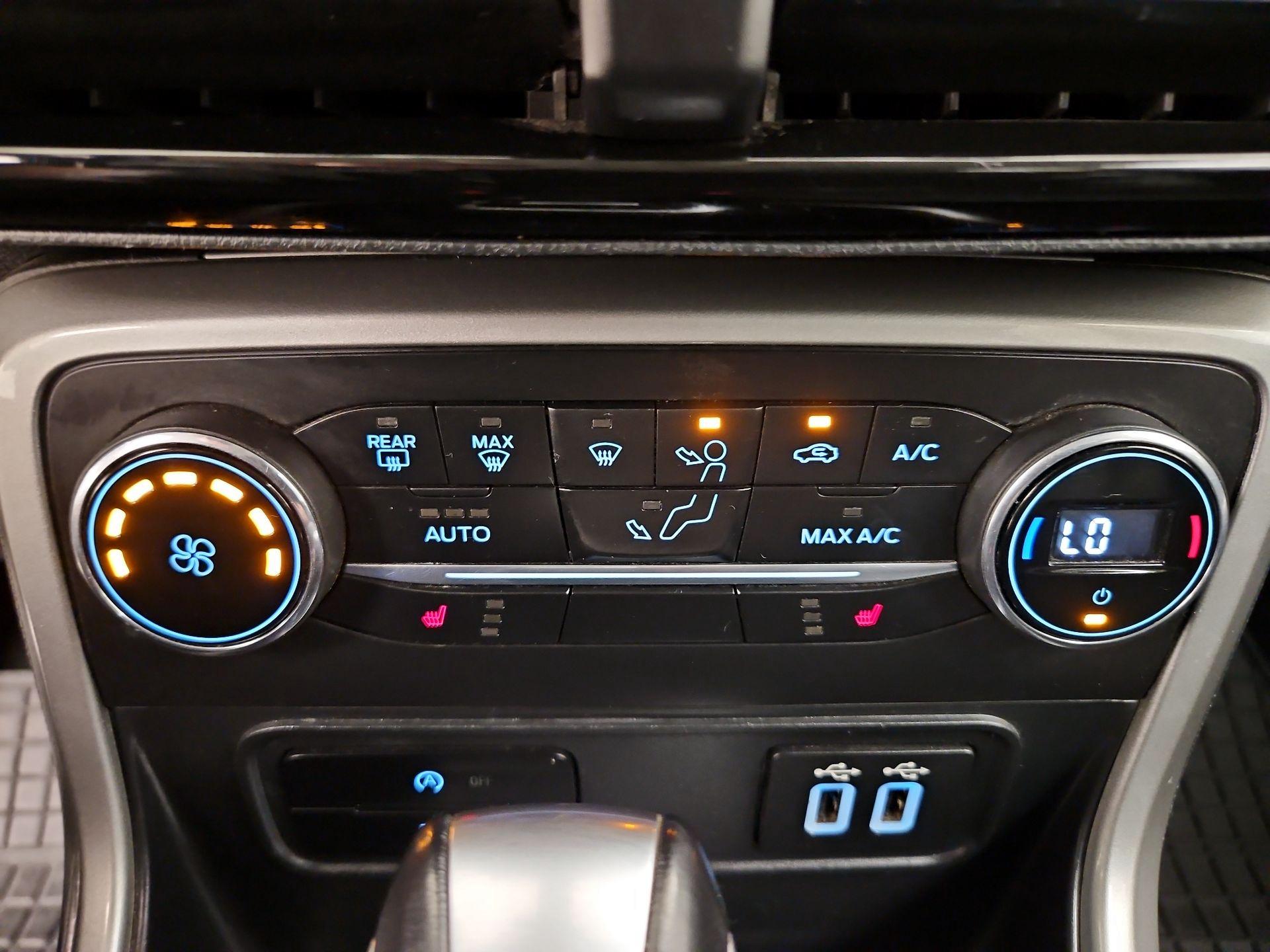 Thumbnail: 2018 Ford EcoSport - 17