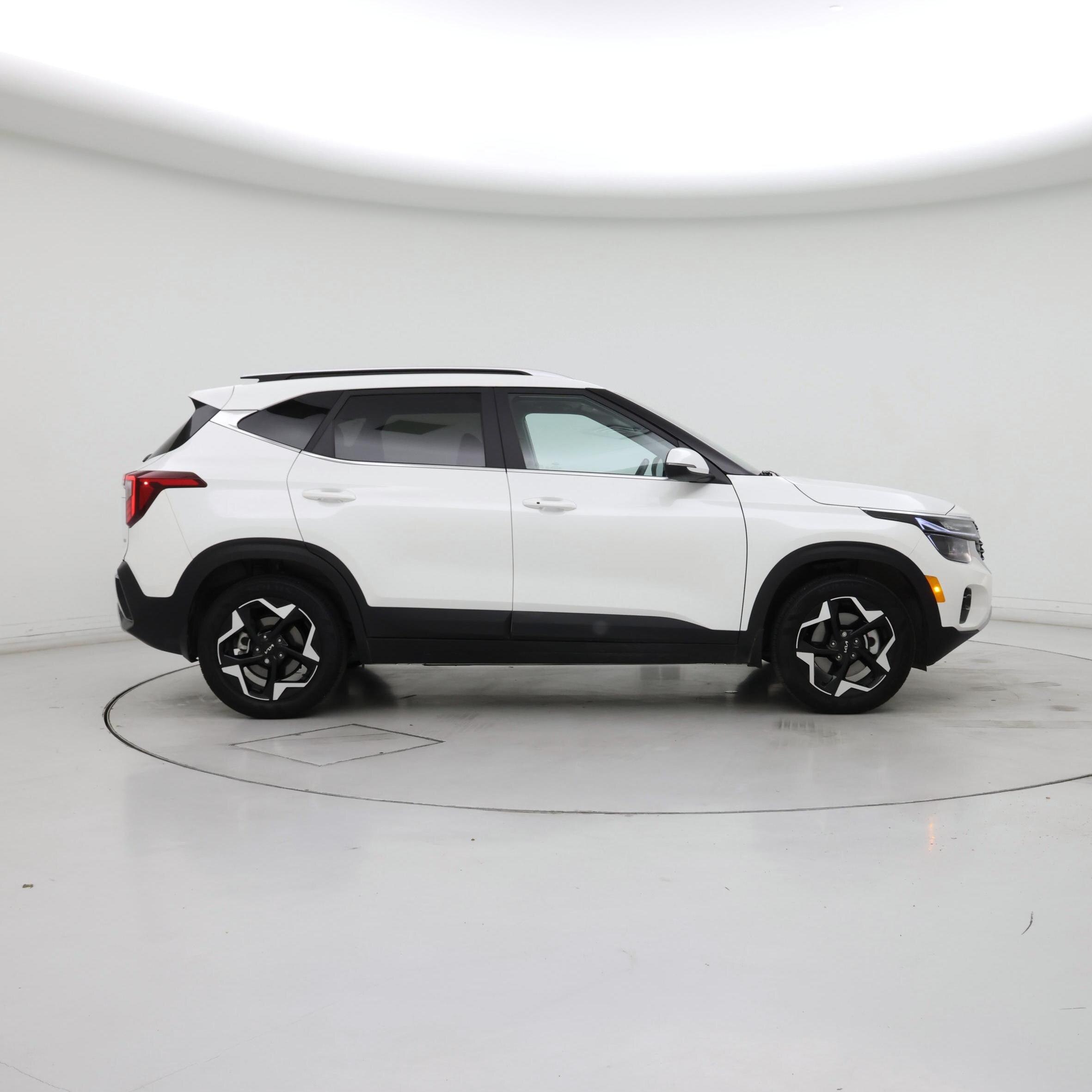 Thumbnail: 2024 Kia Seltos - 7