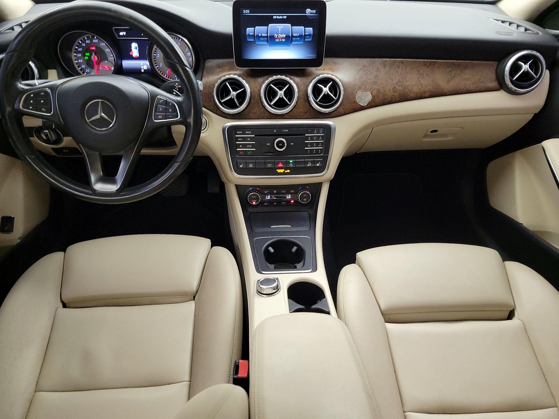 Thumbnail: 2017 Mercedes-Benz GLA - 9