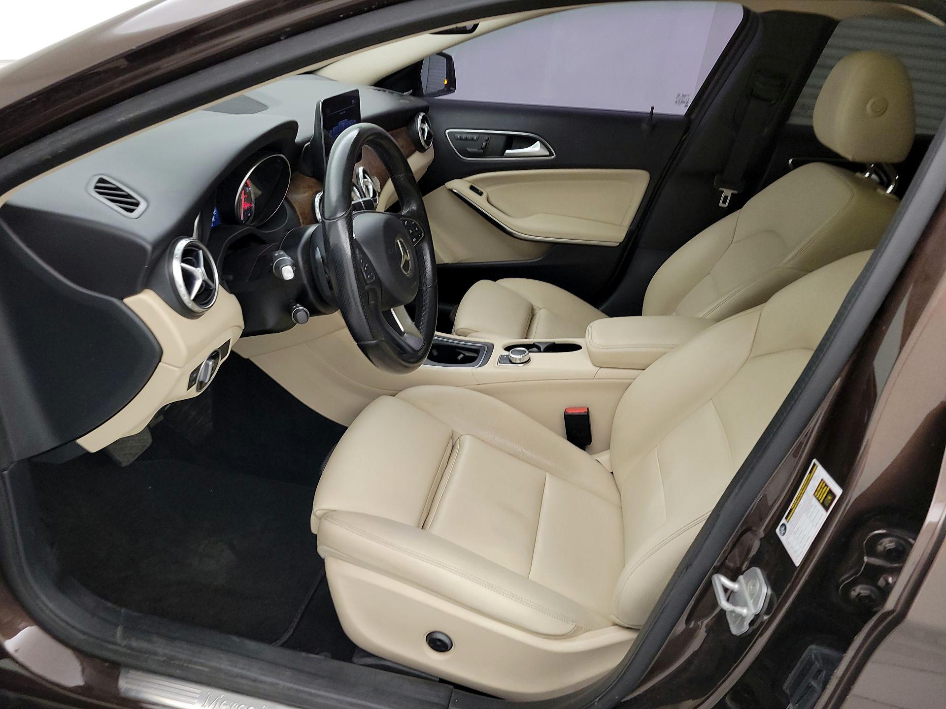 Thumbnail: 2017 Mercedes-Benz GLA - 11