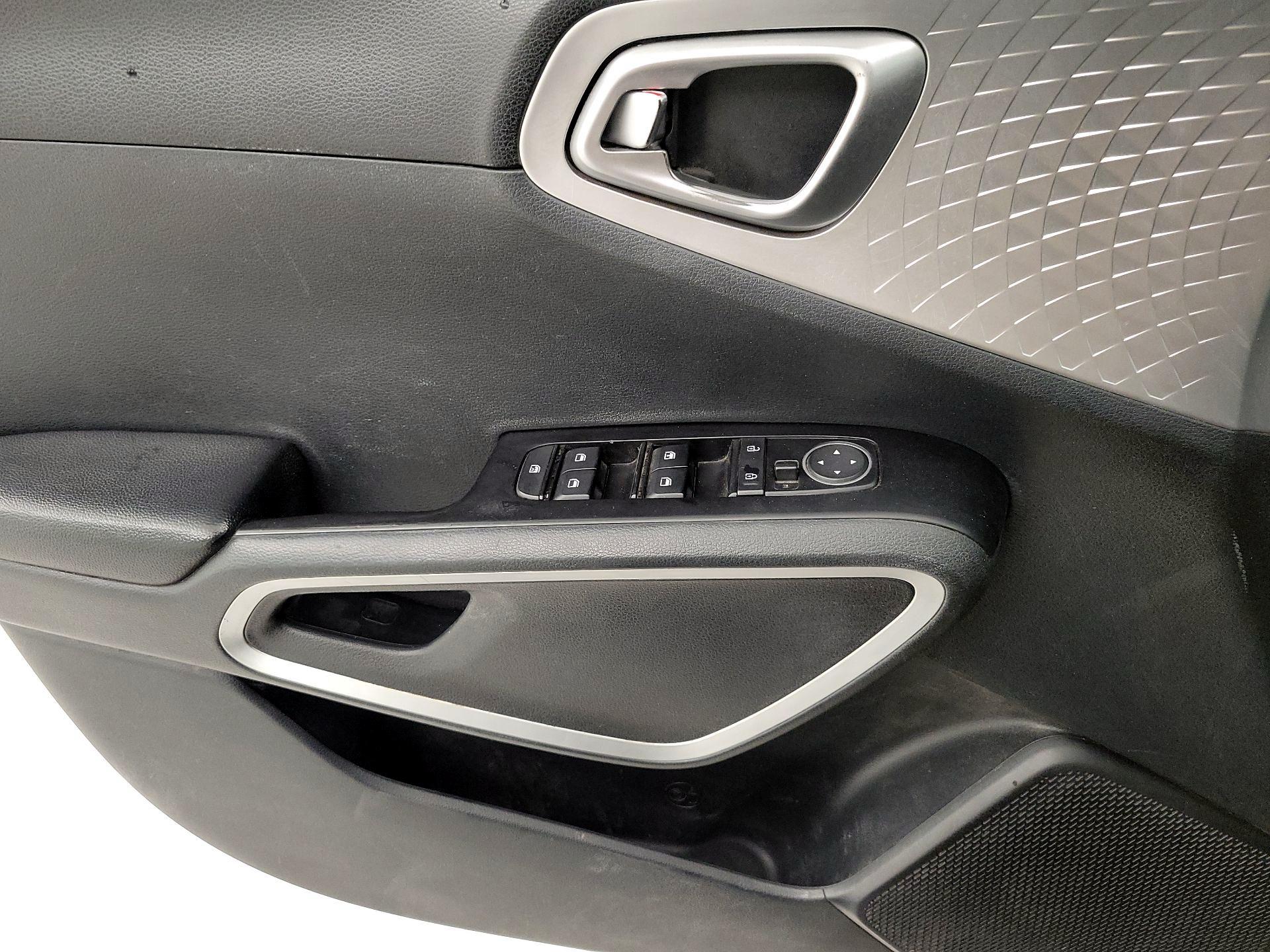 Thumbnail: 2022 Kia Soul - 12