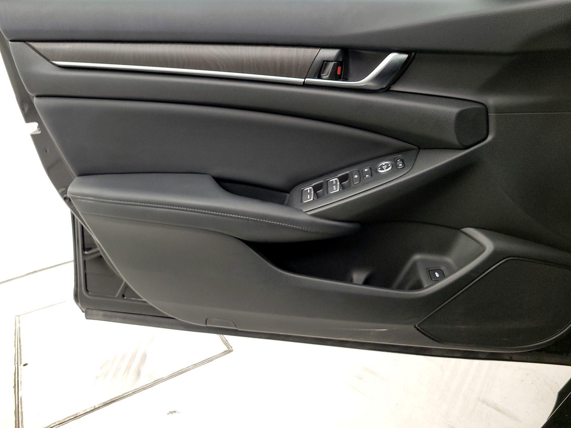 Thumbnail: 2018 Honda Accord - 12