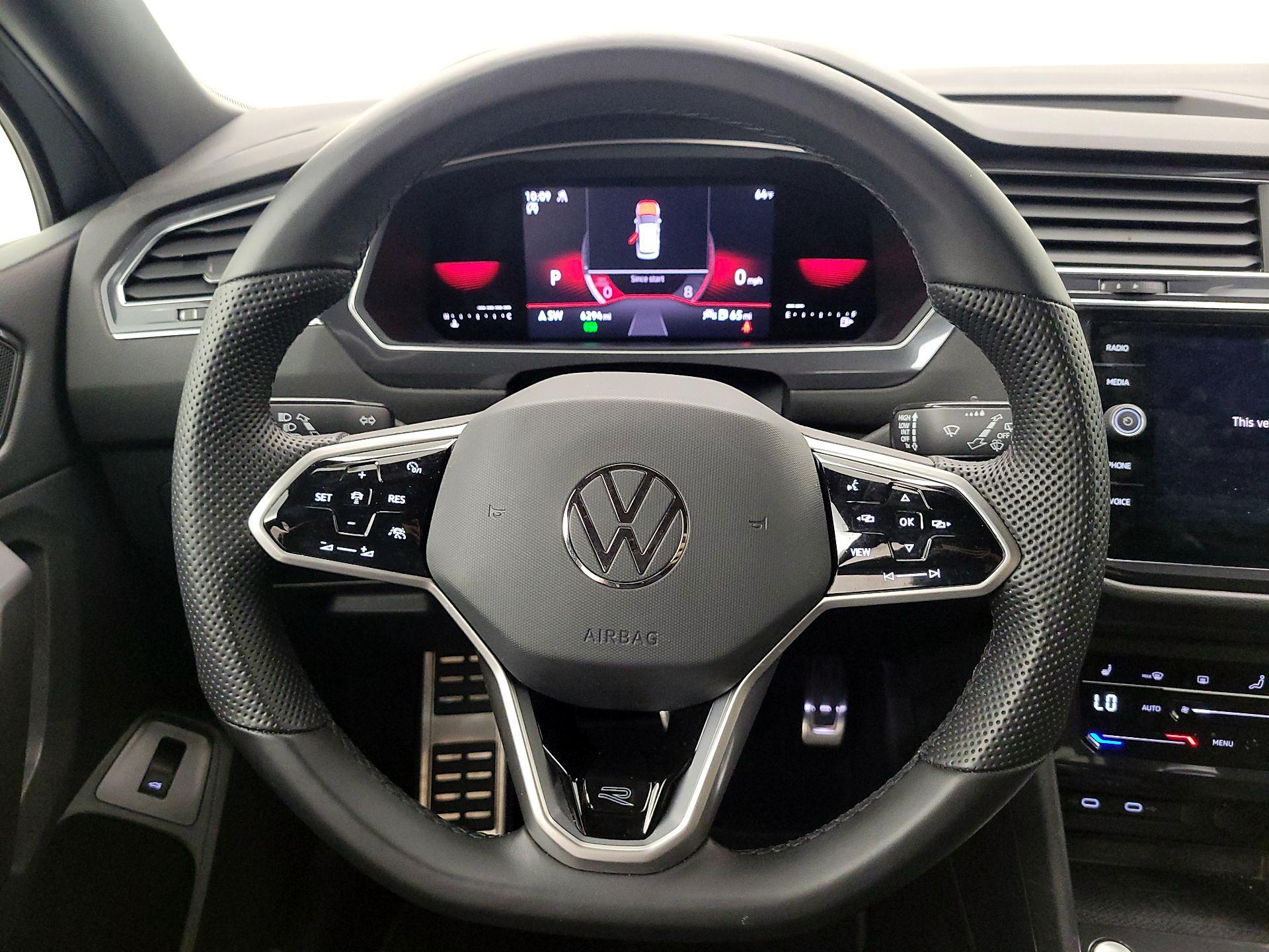 Thumbnail: 2022 Volkswagen Tiguan - 10