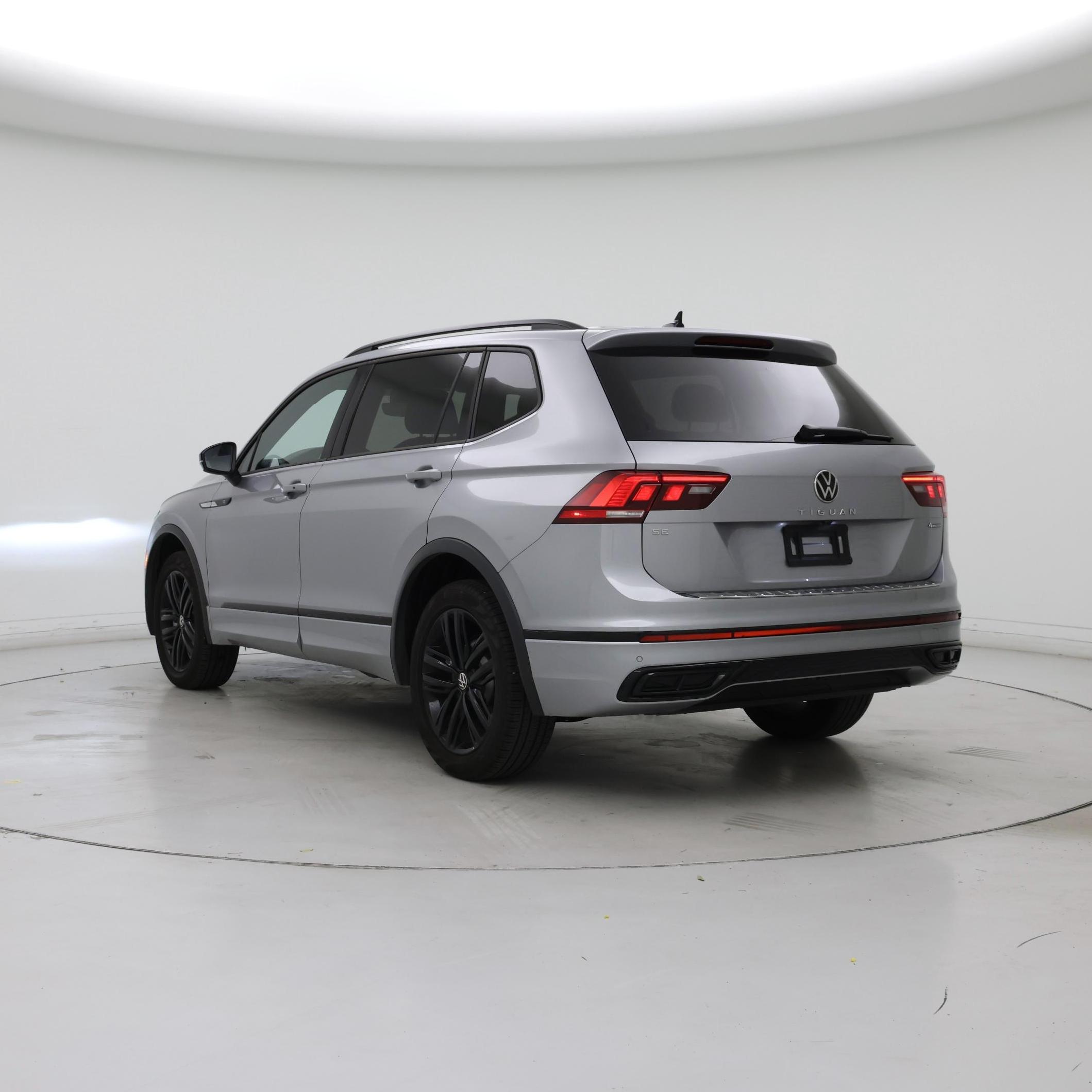 Thumbnail: 2022 Volkswagen Tiguan - 2