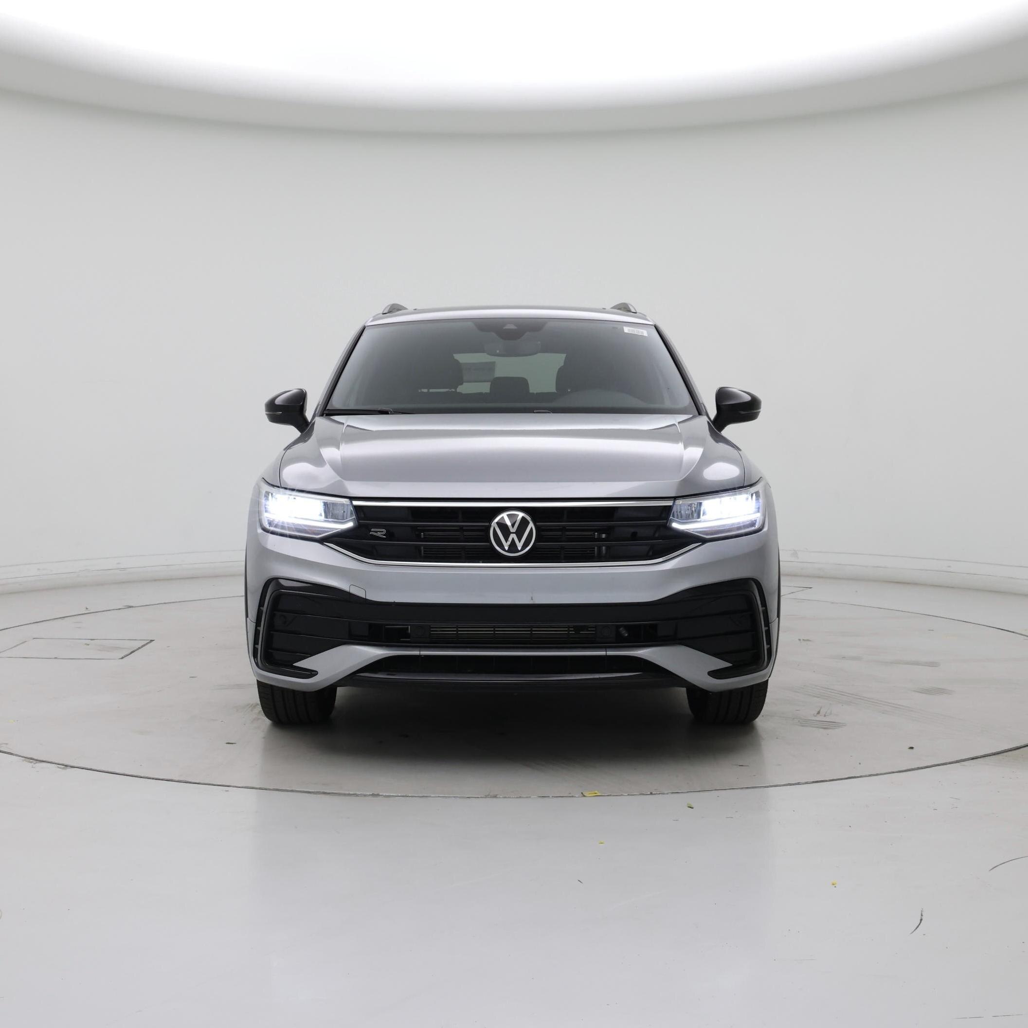 Thumbnail: 2022 Volkswagen Tiguan - 5