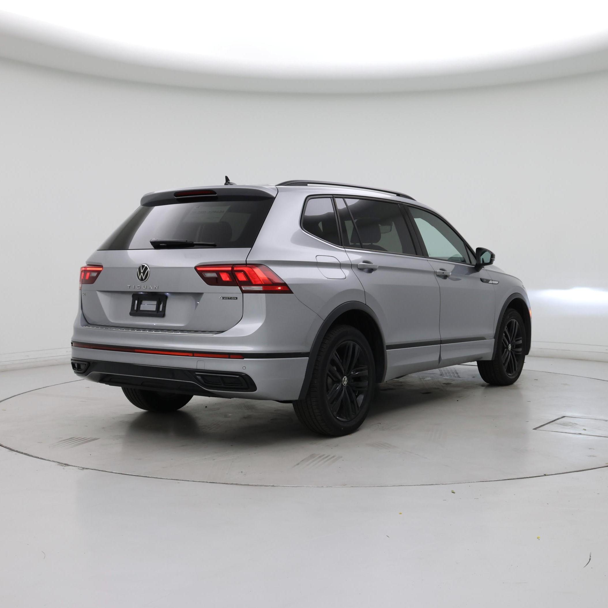Thumbnail: 2022 Volkswagen Tiguan - 8