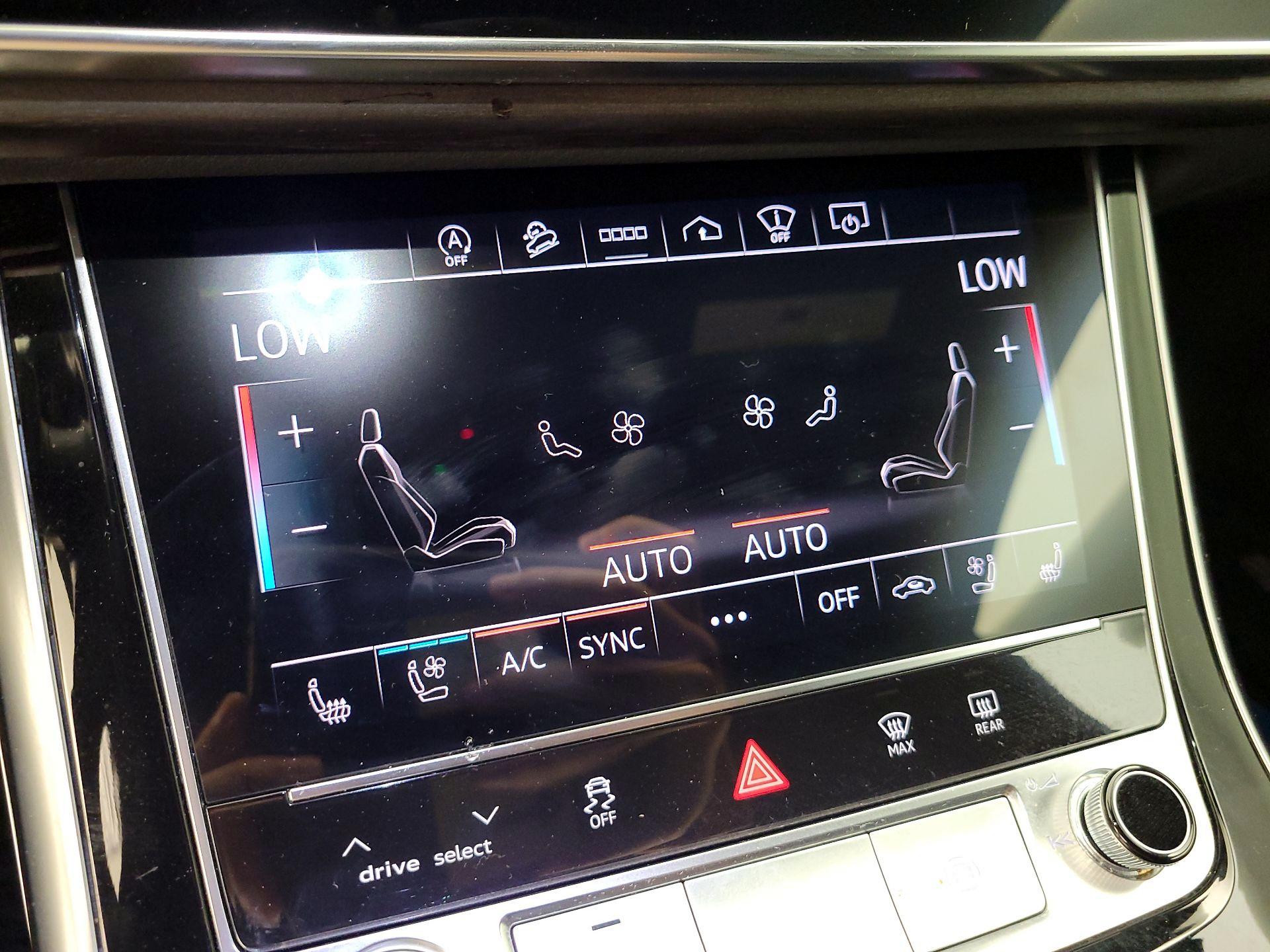 Thumbnail: 2021 Audi Q8 - 16