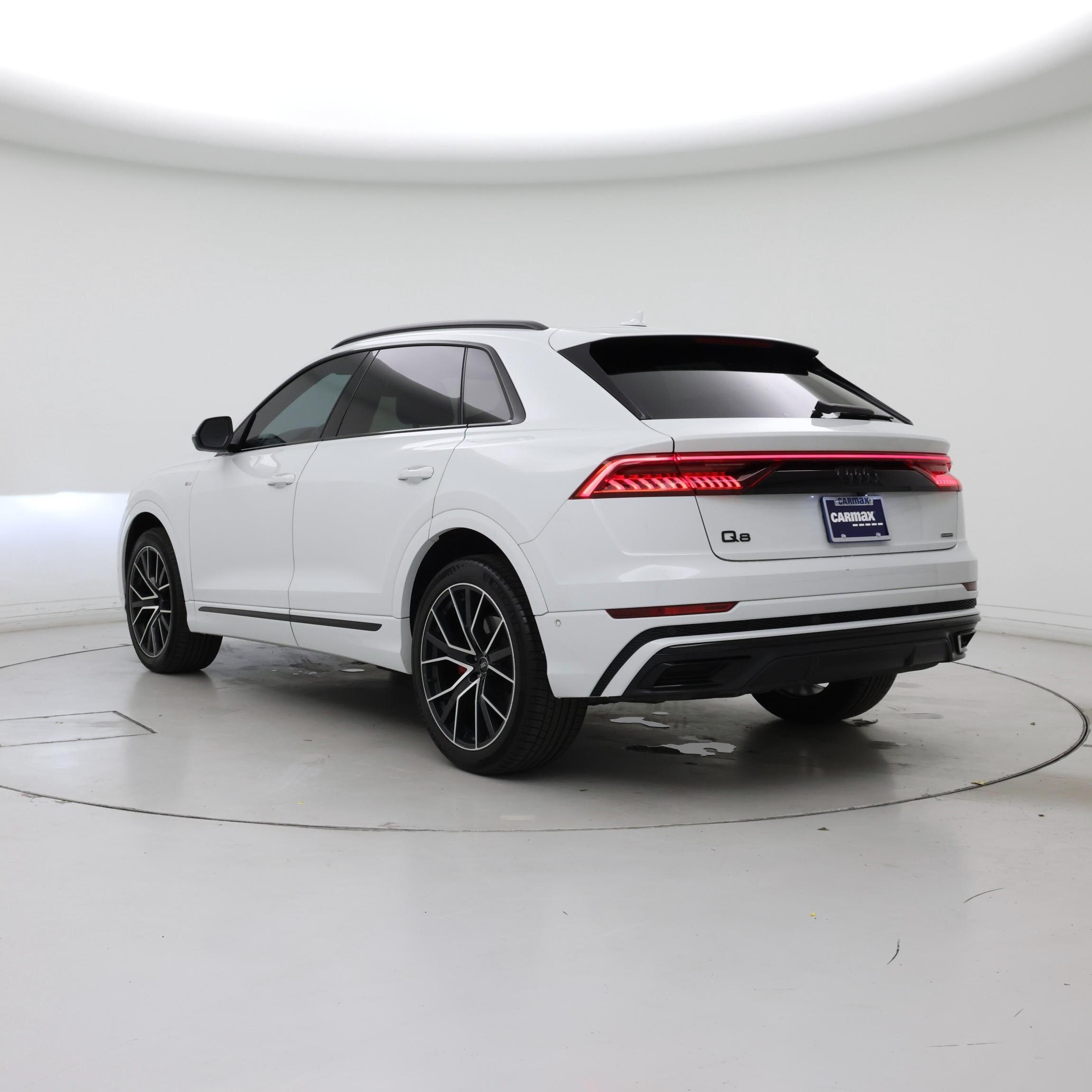 Thumbnail: 2021 Audi Q8 - 2