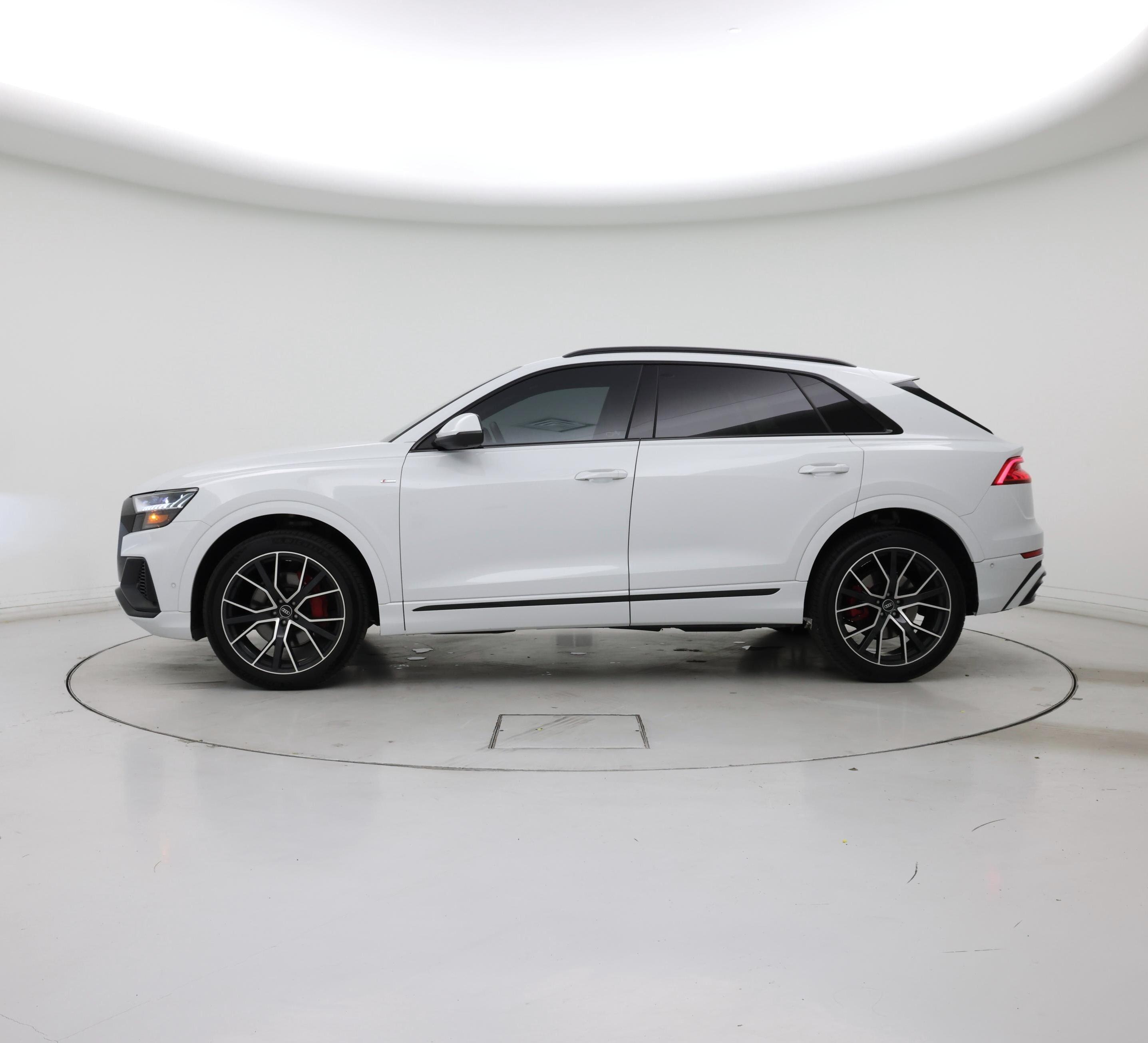 Thumbnail: 2021 Audi Q8 - 3