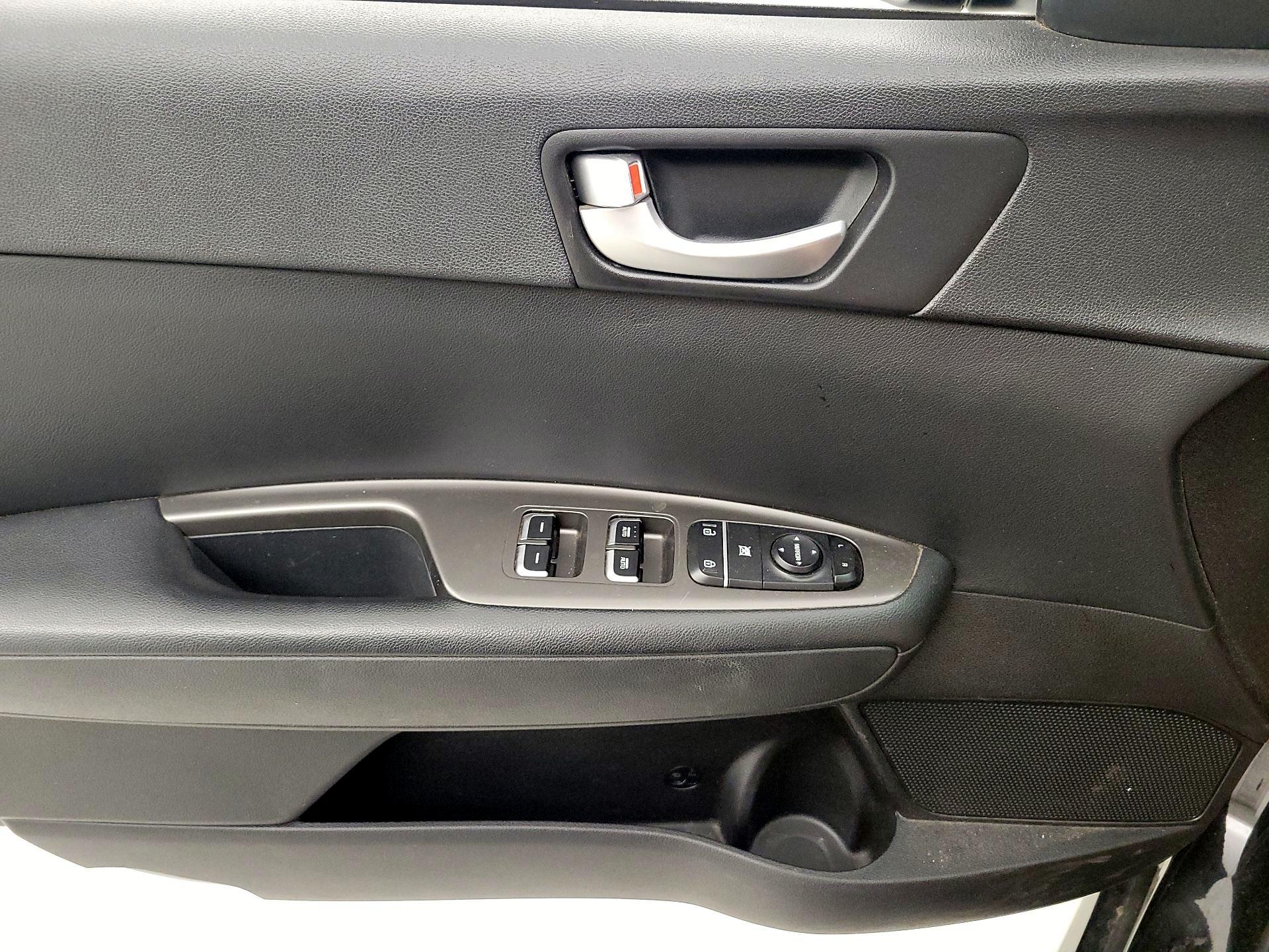 Thumbnail: 2019 Kia Optima - 12