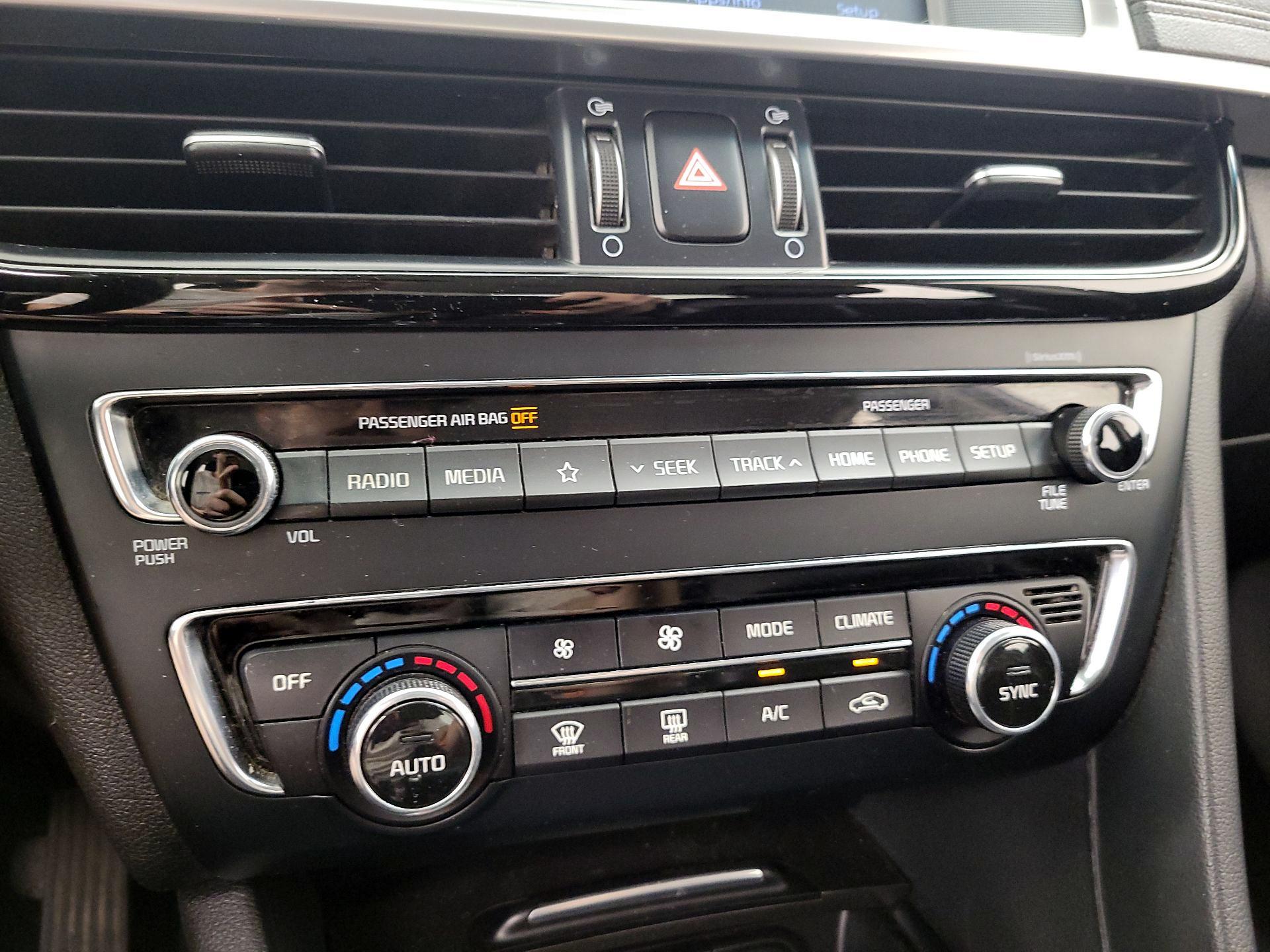 Thumbnail: 2019 Kia Optima - 16