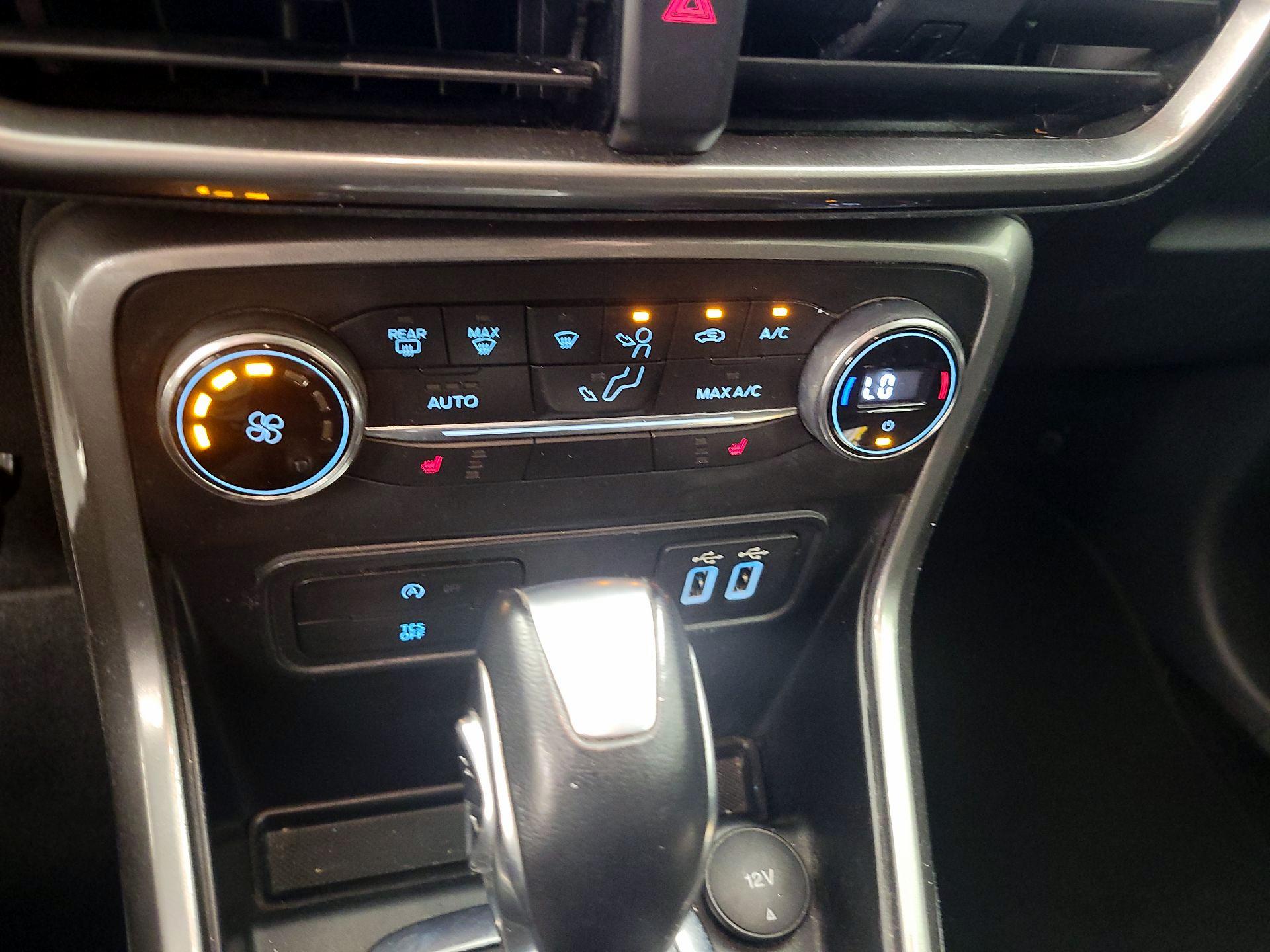 Thumbnail: 2018 Ford EcoSport - 14