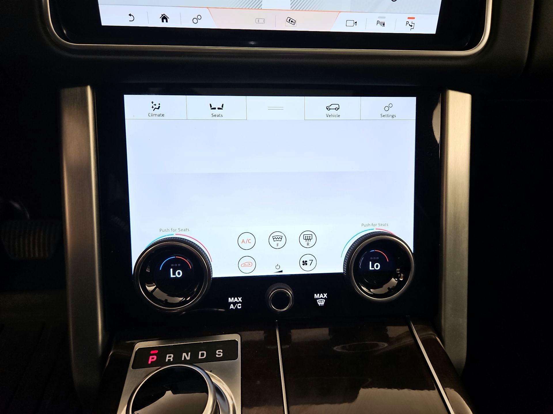 Thumbnail: 2020 Land Rover Range Rover - 16