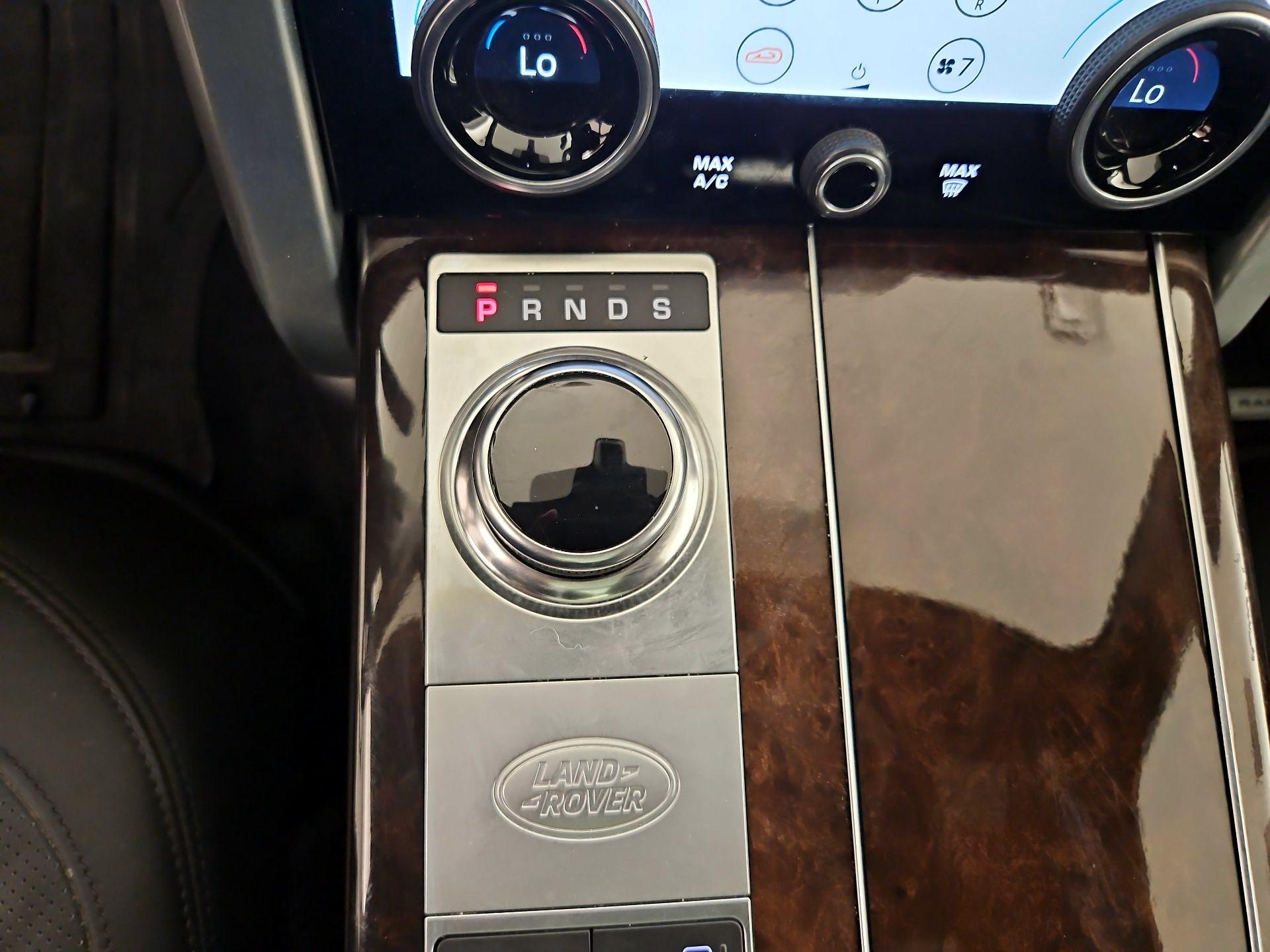 Thumbnail: 2020 Land Rover Range Rover - 17