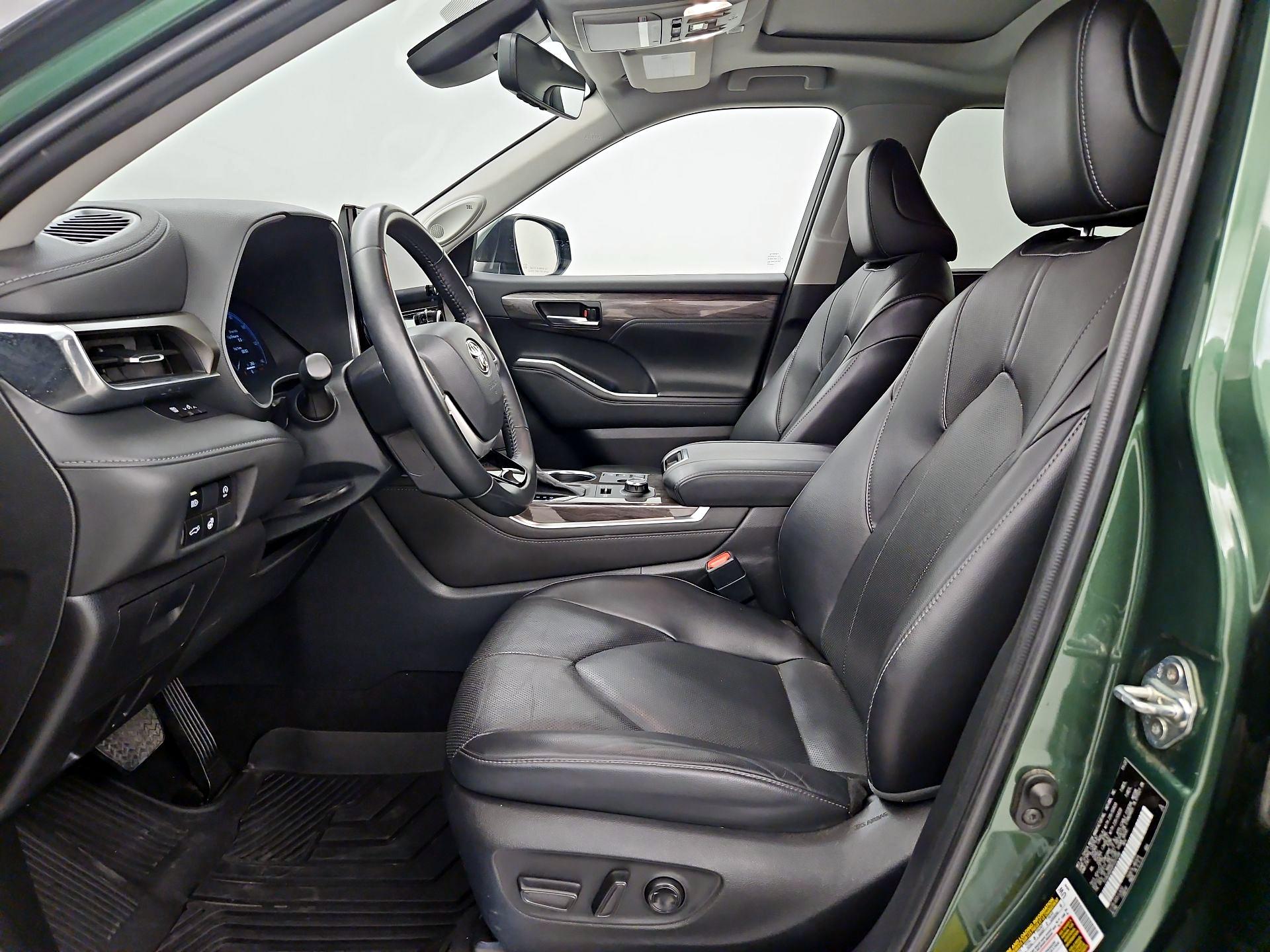 Thumbnail: 2023 Toyota Highlander - 11