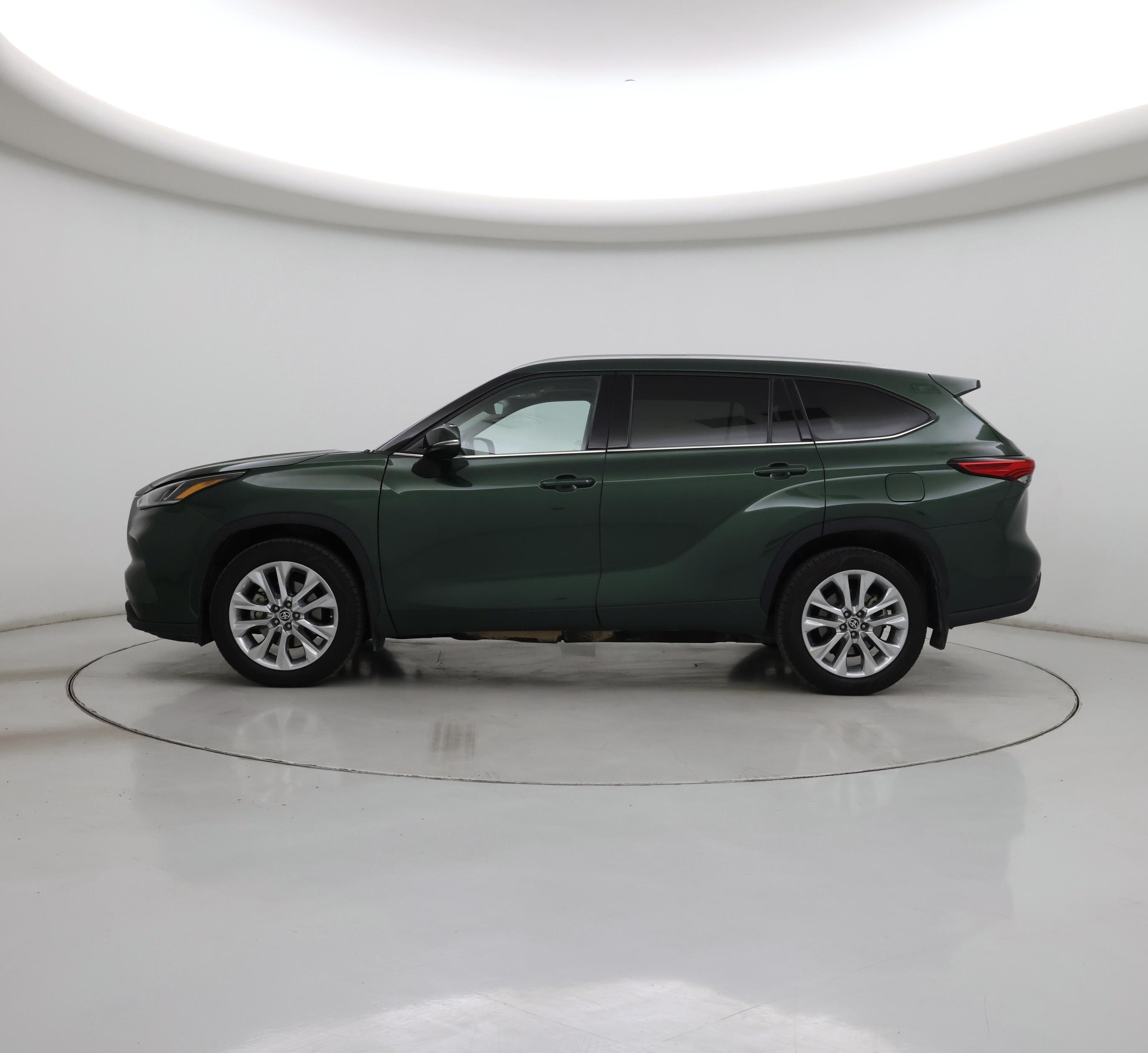 Thumbnail: 2023 Toyota Highlander - 3