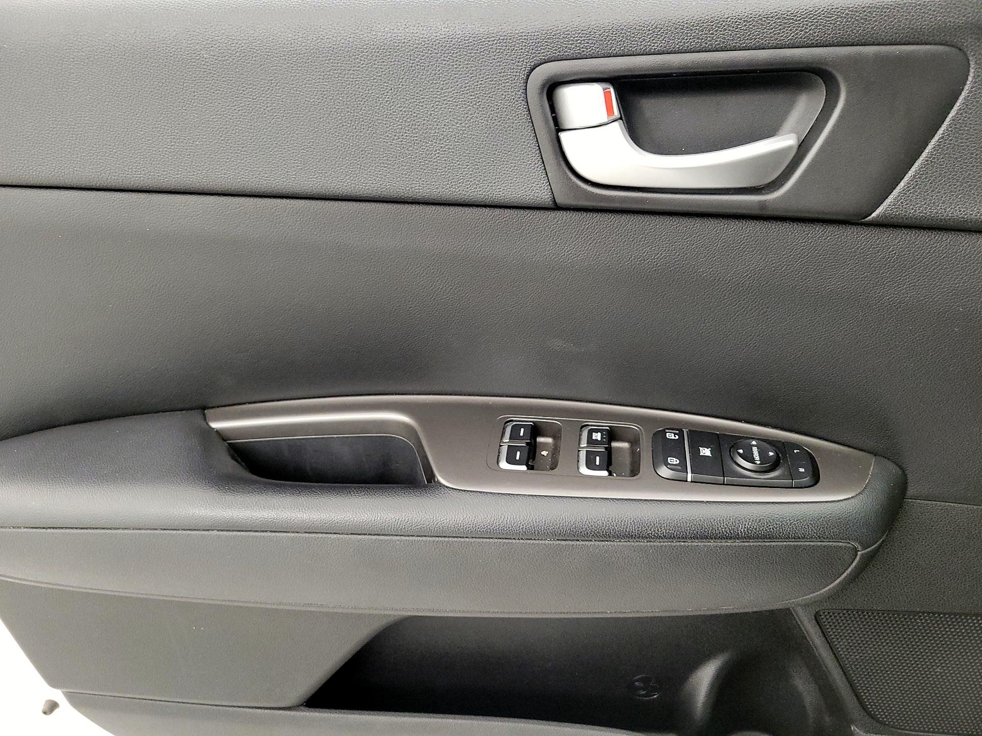Thumbnail: 2019 Kia Optima - 12