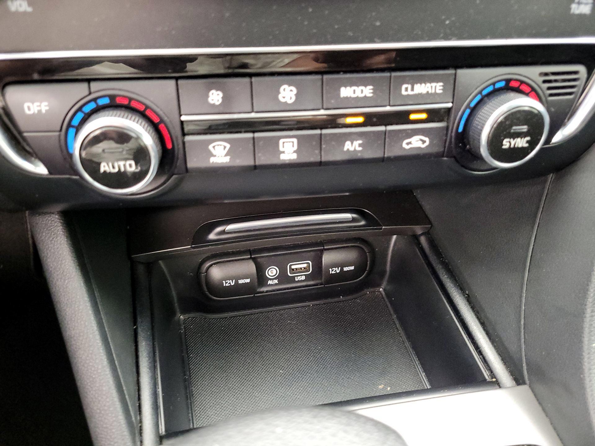 Thumbnail: 2019 Kia Optima - 14