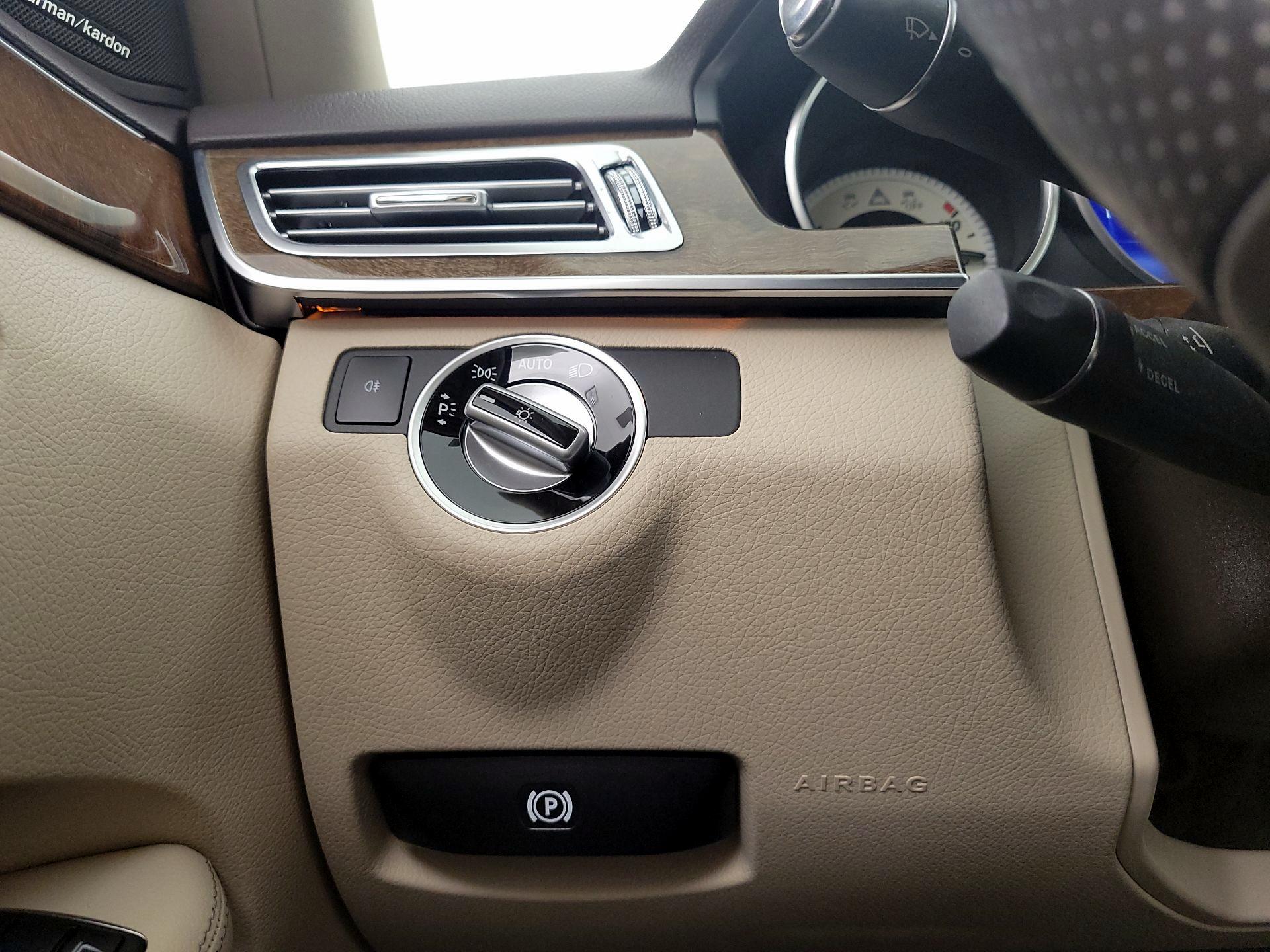 Thumbnail: 2014 Mercedes-Benz E-Class - 13