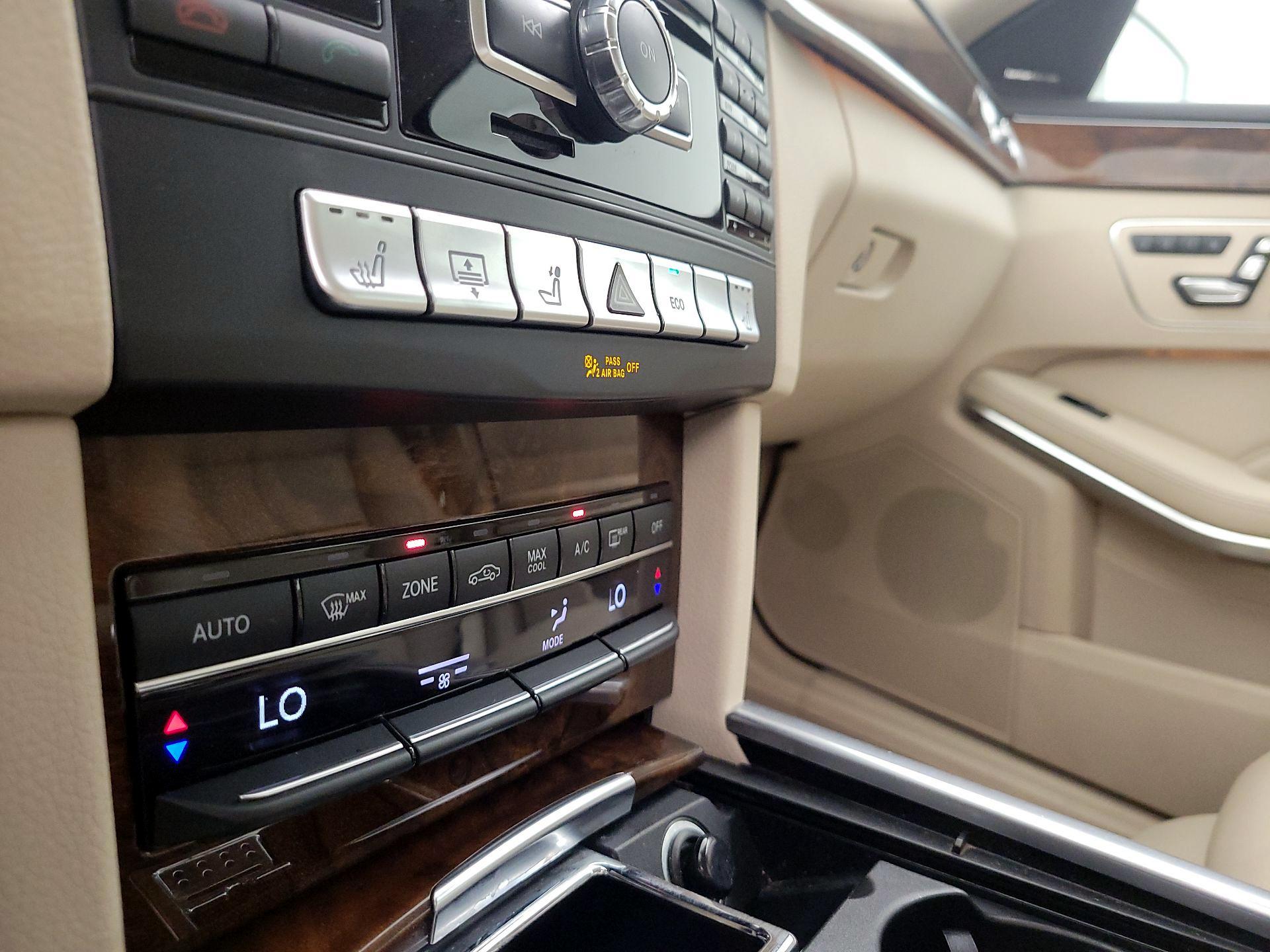 Thumbnail: 2014 Mercedes-Benz E-Class - 17