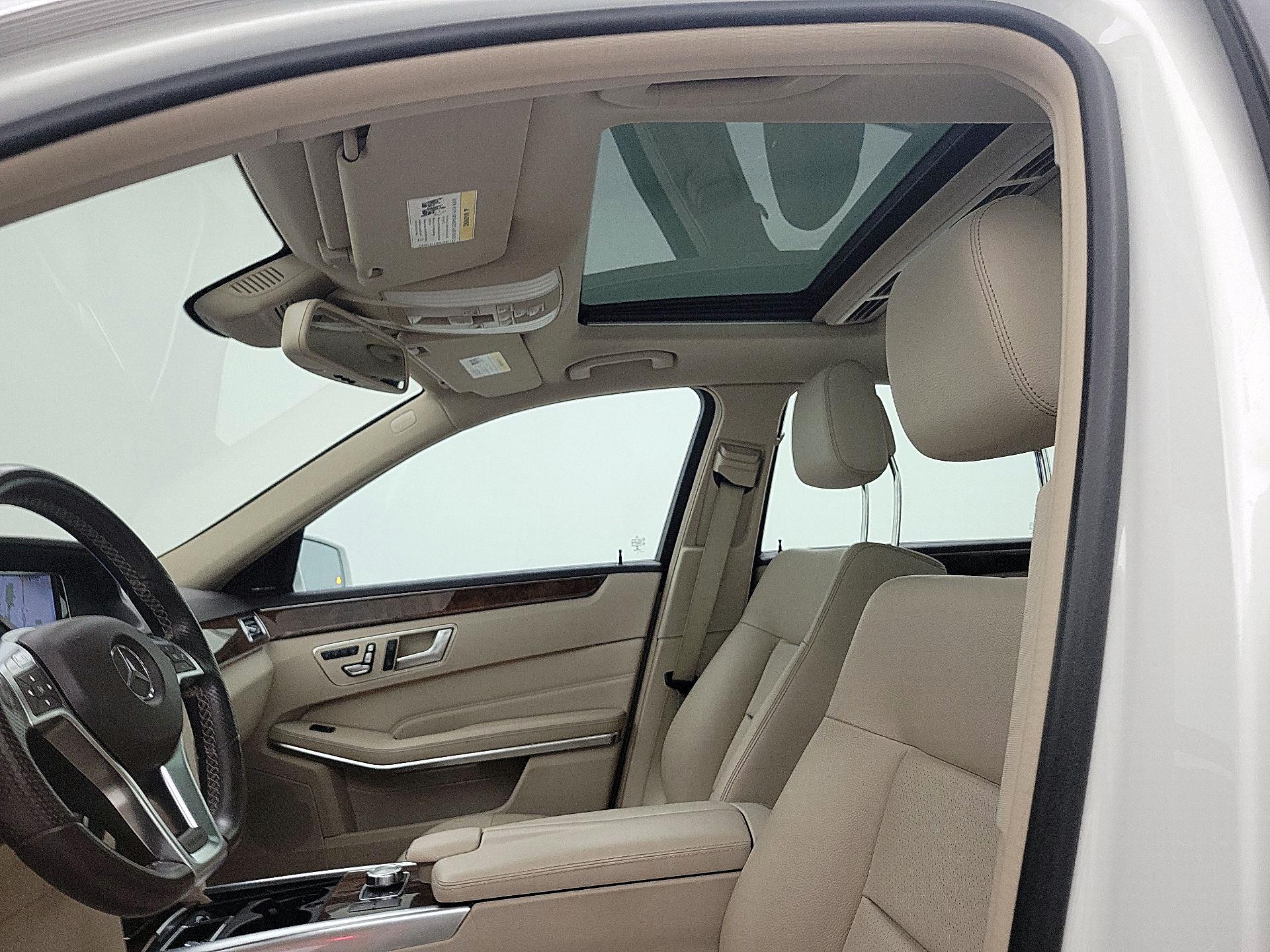 Thumbnail: 2014 Mercedes-Benz E-Class - 20