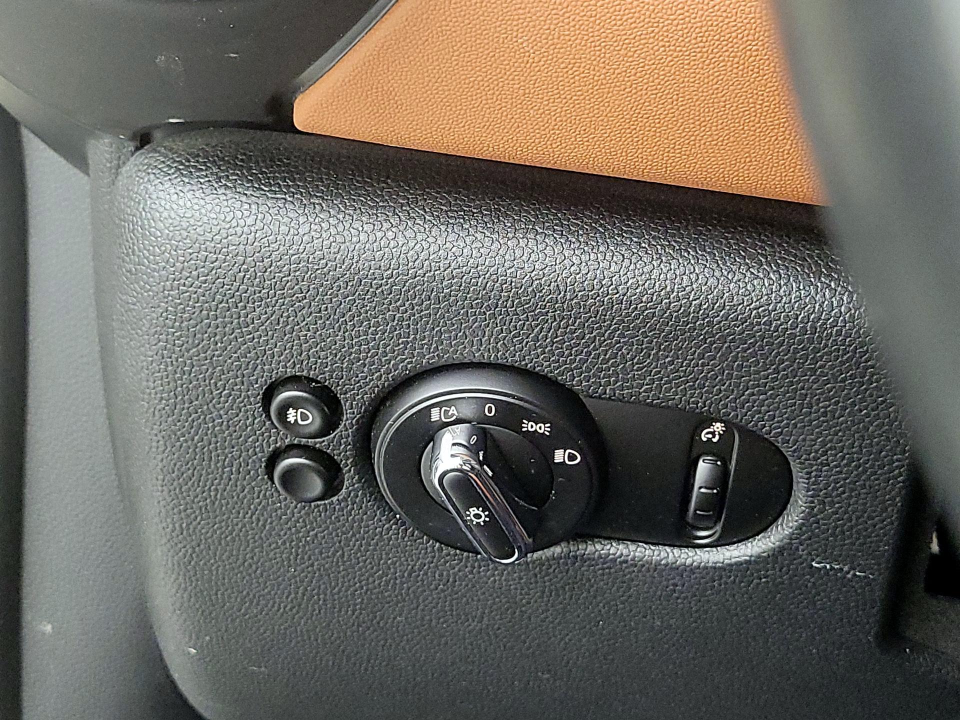 Thumbnail: 2020 MINI Cooper Hardtop - 13