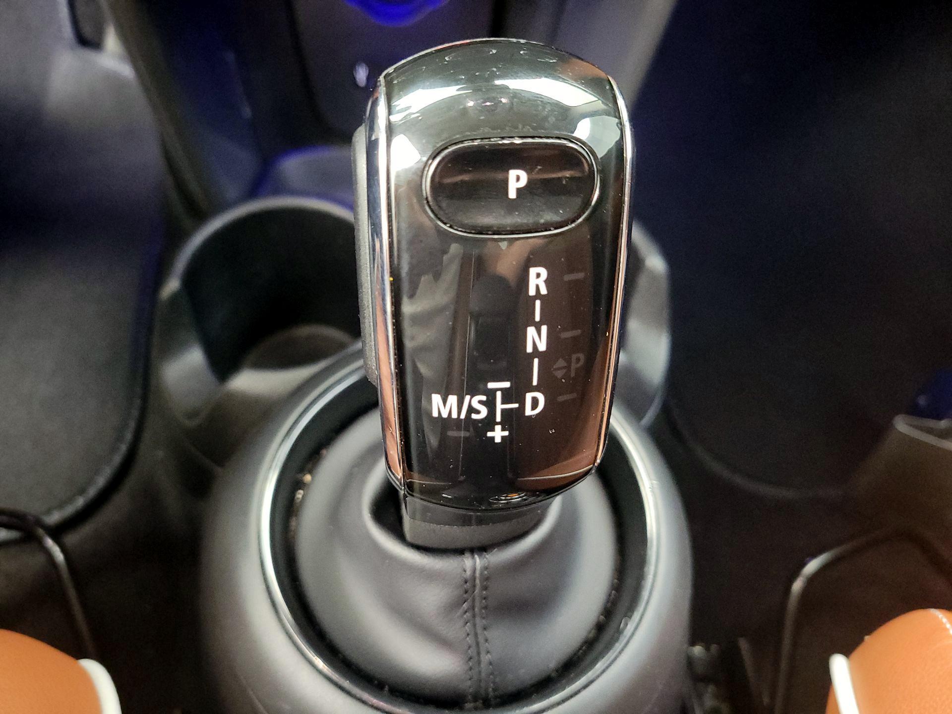 Thumbnail: 2020 MINI Cooper Hardtop - 17