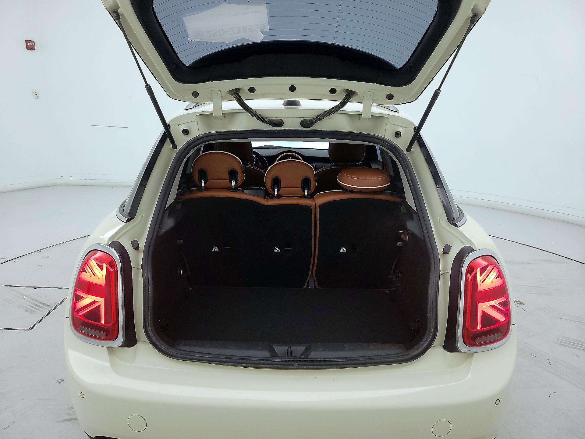 Thumbnail: 2020 MINI Cooper Hardtop - 20
