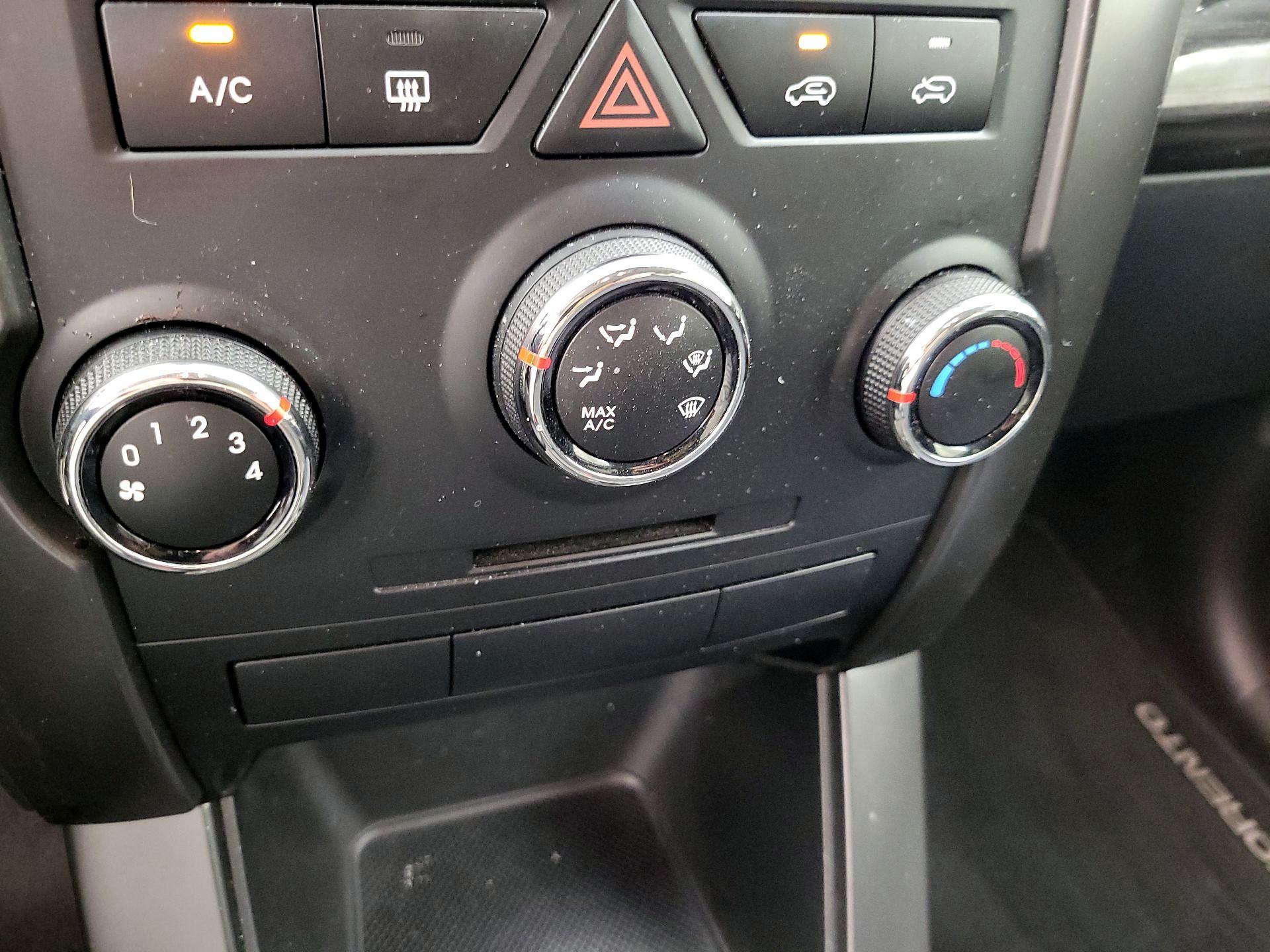 Thumbnail: 2013 Kia Sorento - 14