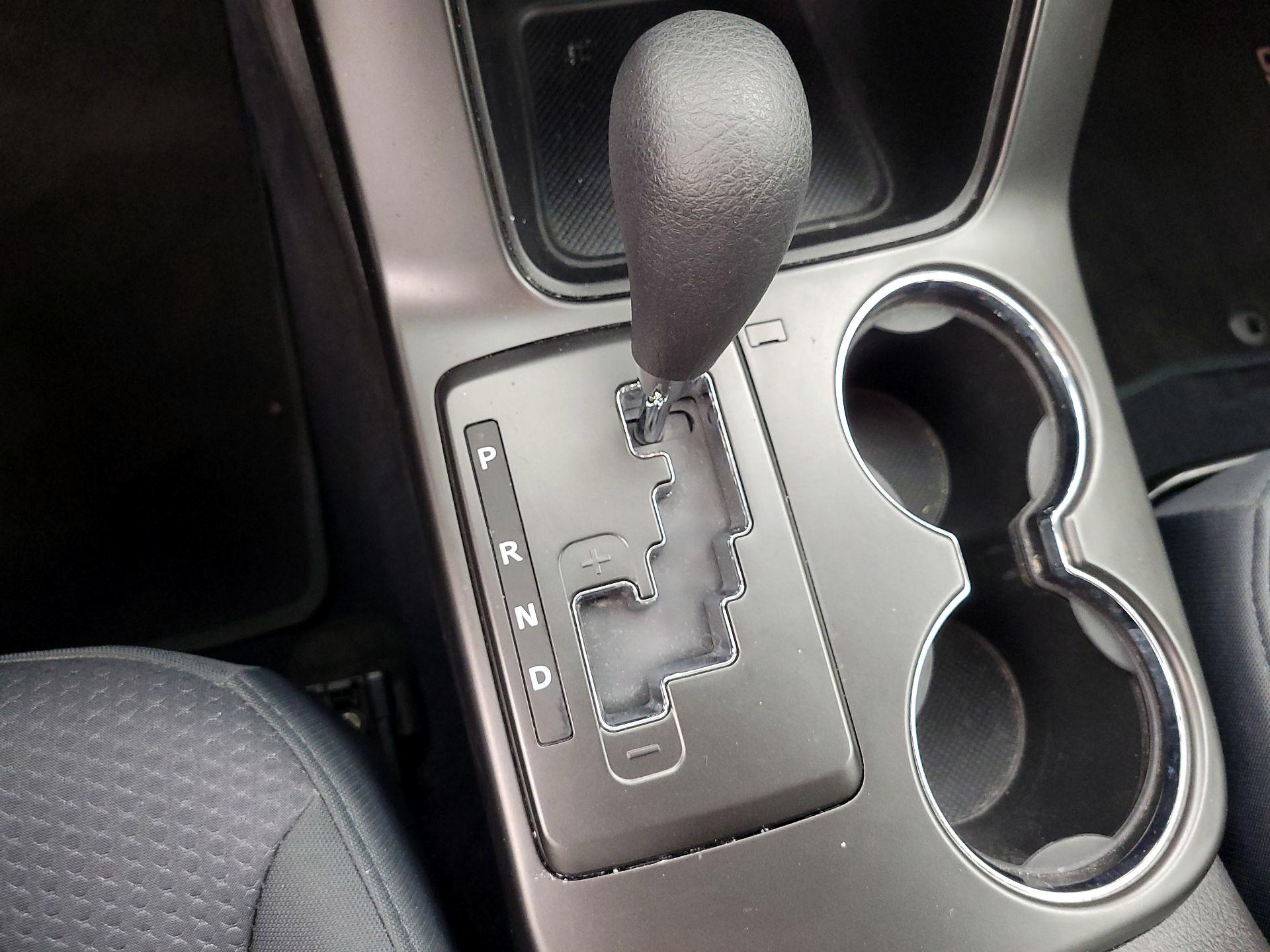 Thumbnail: 2013 Kia Sorento - 15
